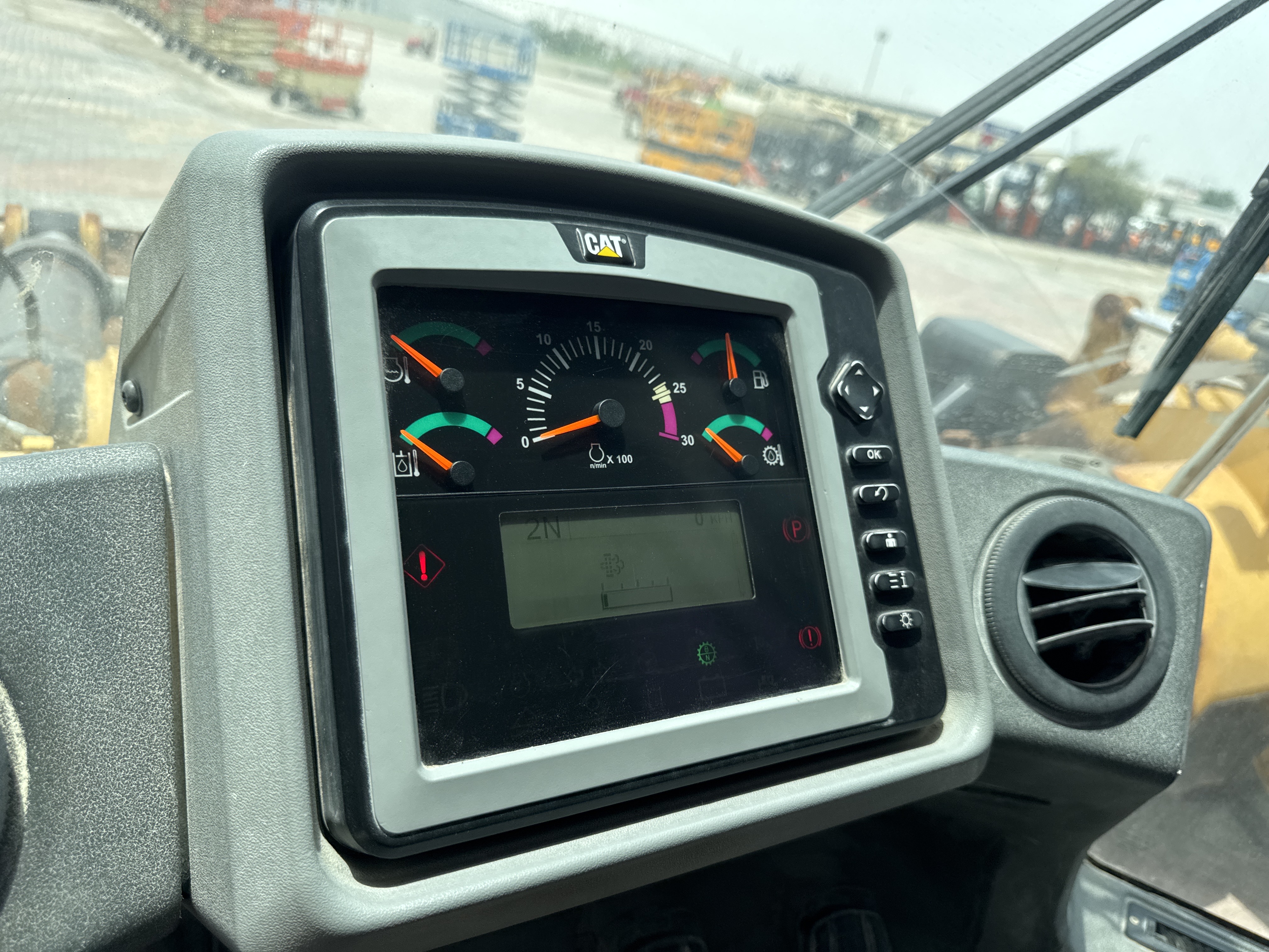 WHL-014-Cat-980K-Wheel-loaders-inspection-Cabin-Instrument-cluster-1