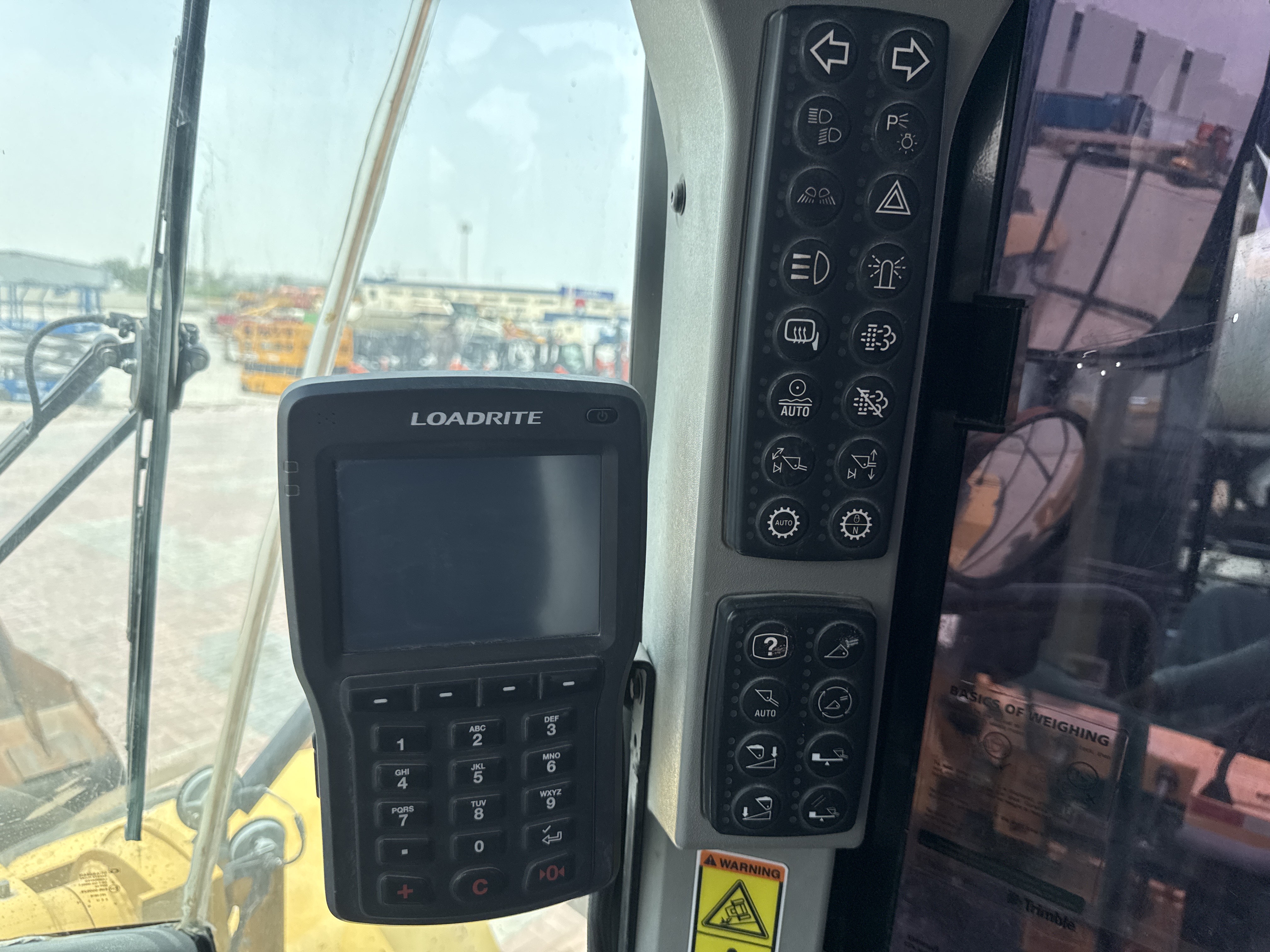 WHL-014-Cat-980K-Wheel-loaders-inspection-Cabin-Electronic-instrument-board-1