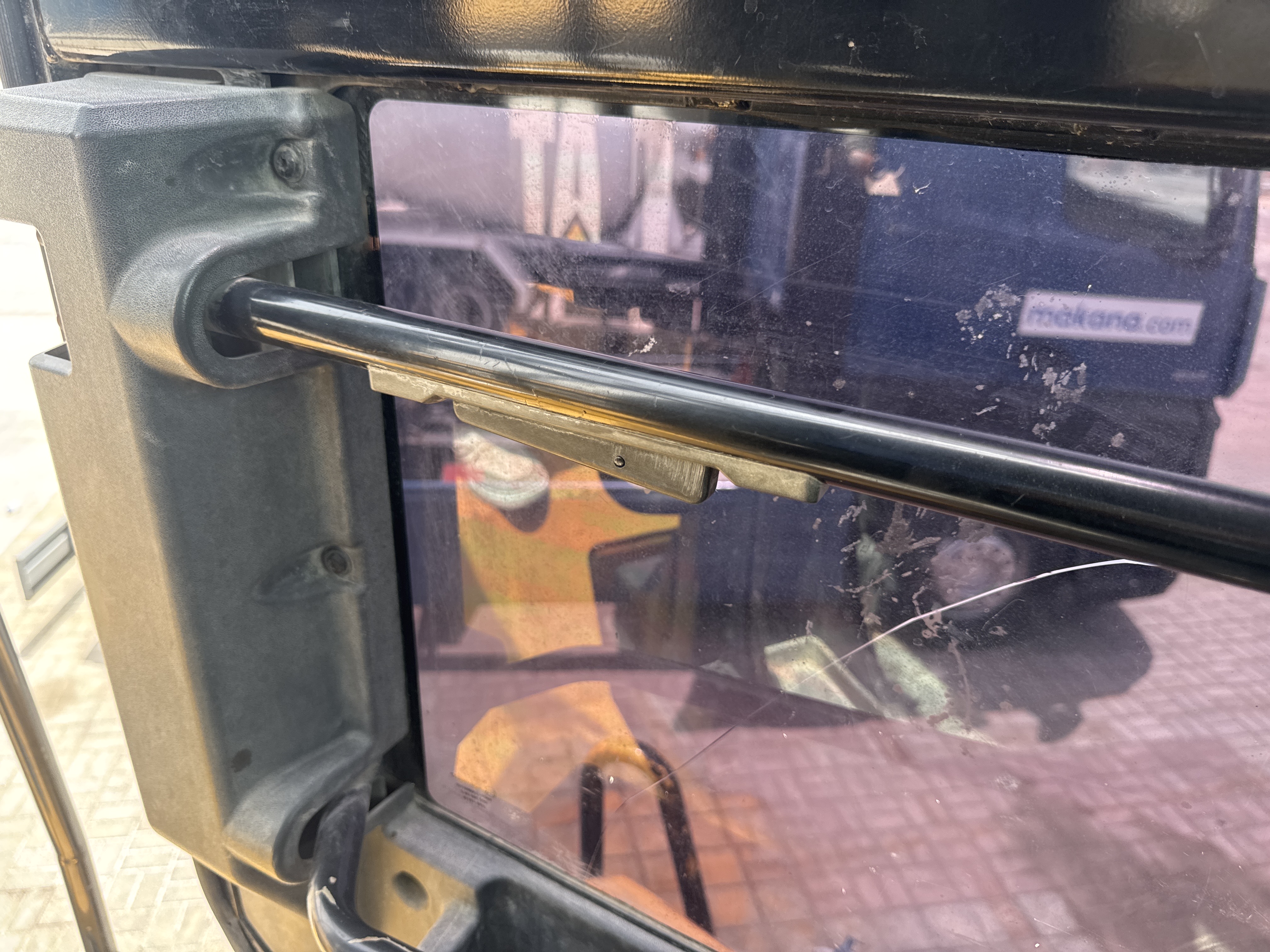 WHL-014-Cat-980K-Wheel-loaders-inspection-Cabin-Door-handles-1