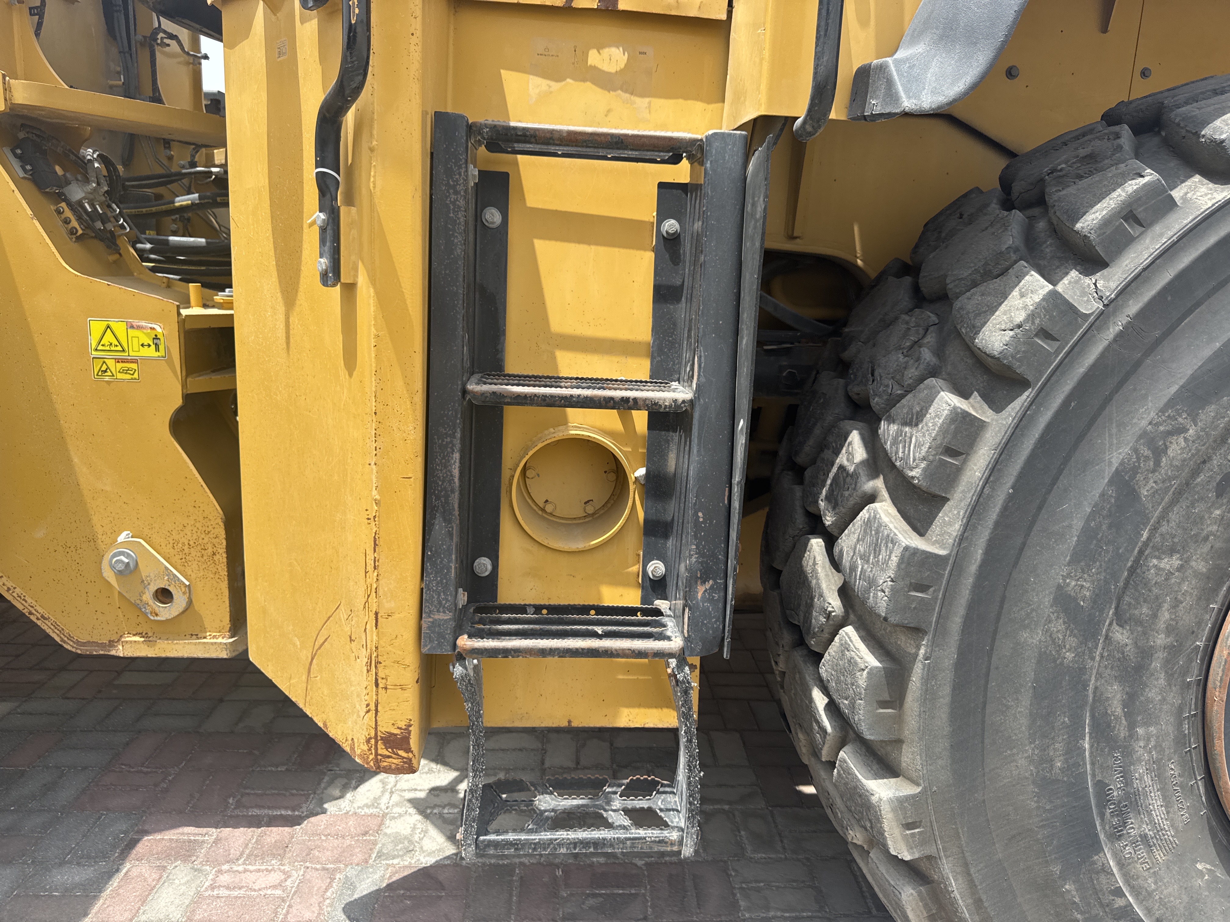 WHL-014-Cat-980K-Wheel-loaders-inspection-Structure-Steps/ladders-1