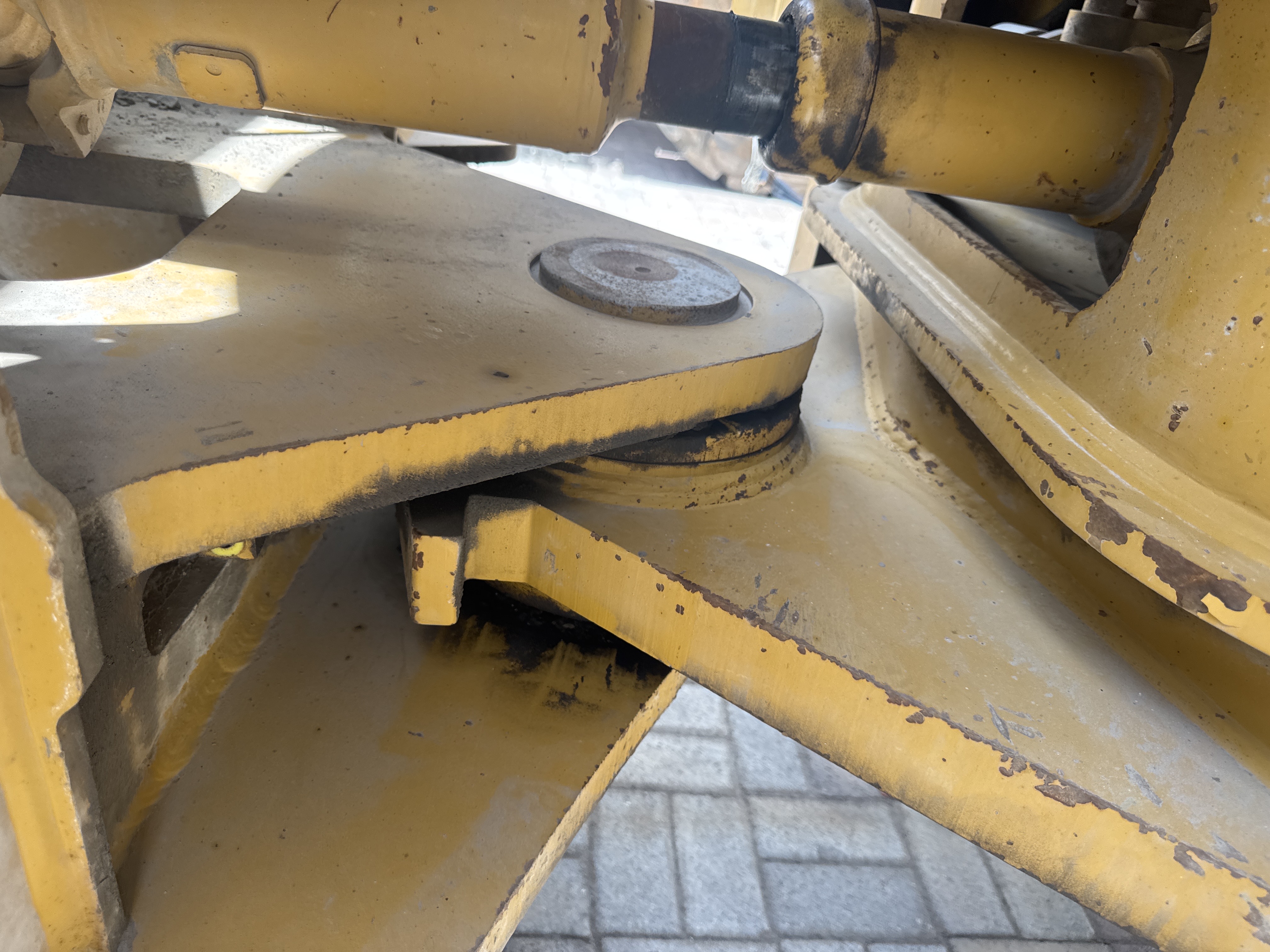 WHL-014-Cat-980K-Wheel-loaders-inspection-Structure-Articulated-joint-1