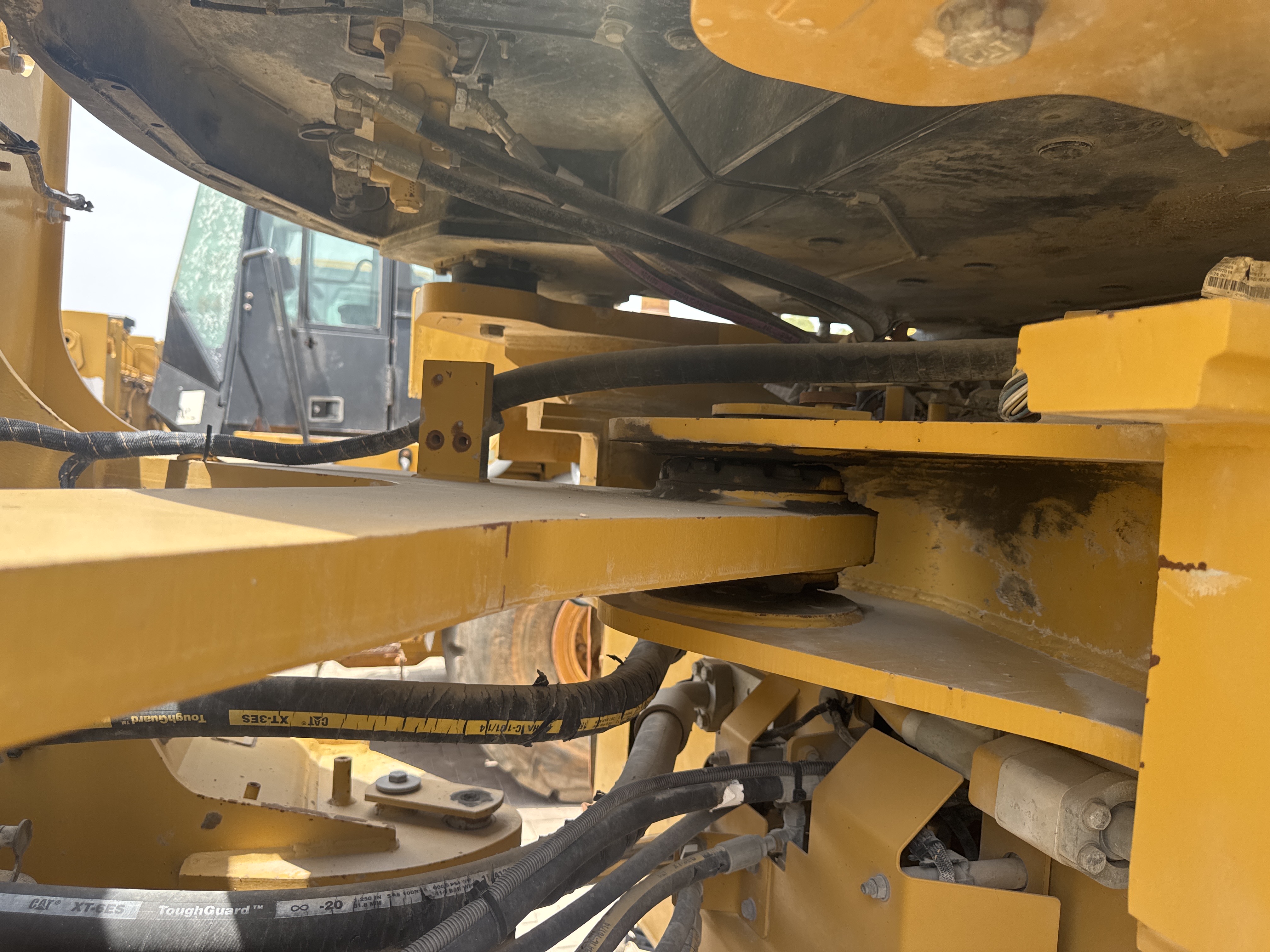 WHL-014-Cat-980K-Wheel-loaders-inspection-Structure-Articulated-joint-1