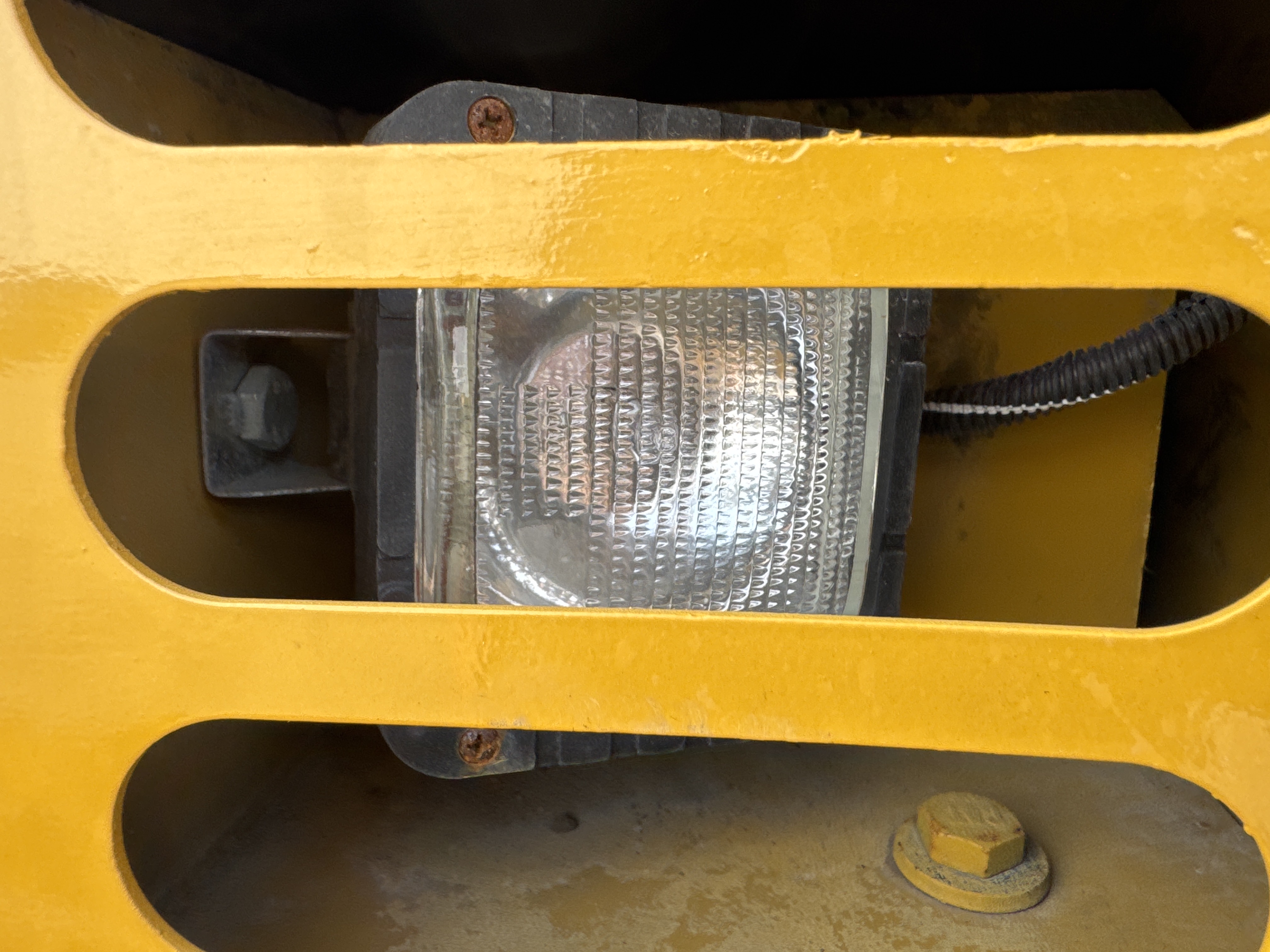 MDX-013-Cat-323D3-Medium-excavators-inspection-Electronics-Lights-and-signals-2