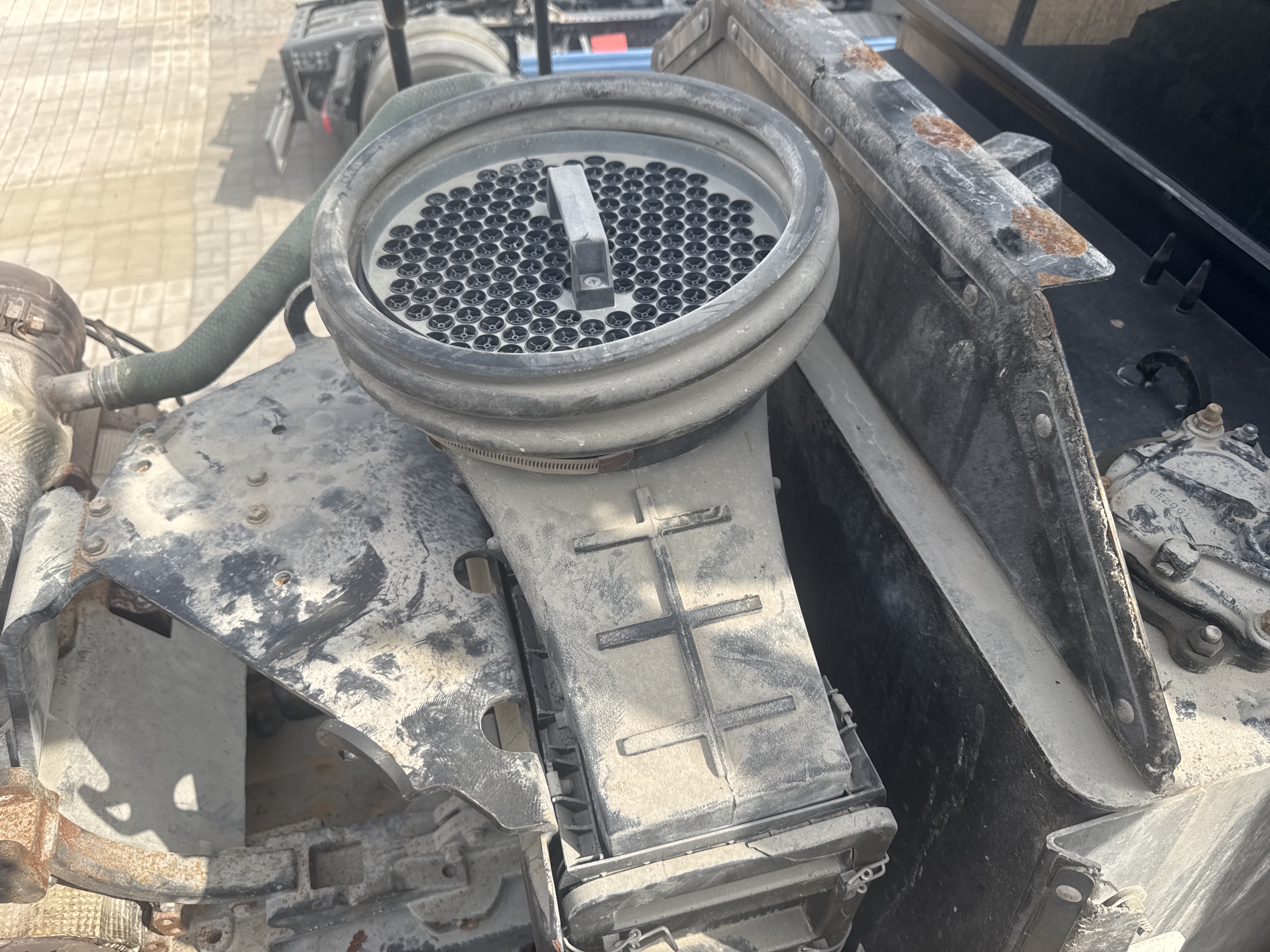 WHL-014-Cat-980K-Wheel-loaders-inspection-Engine-Air-intake-system-1