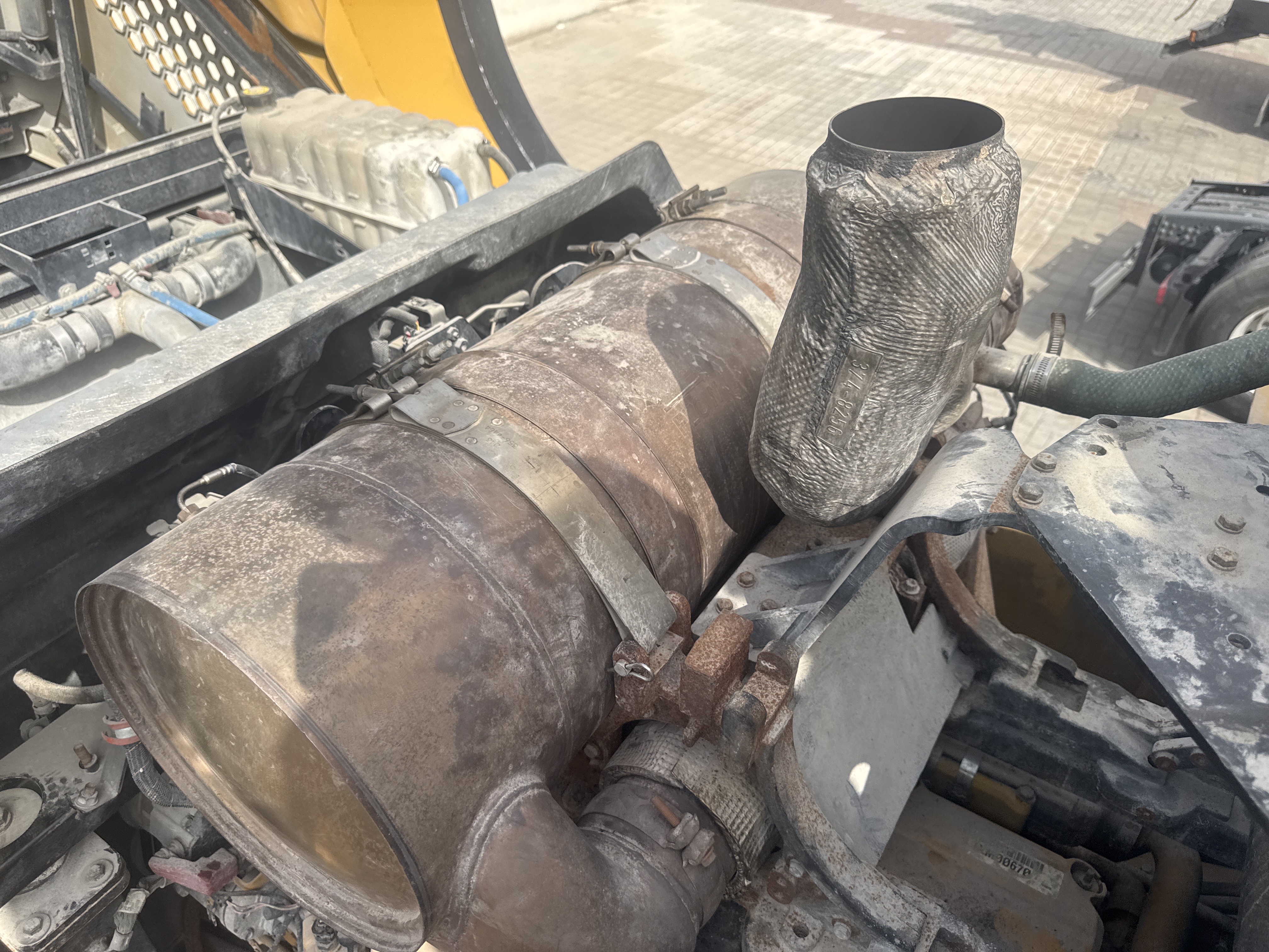 WHL-014-Cat-980K-Wheel-loaders-inspection-Engine-Exhaust-system-1