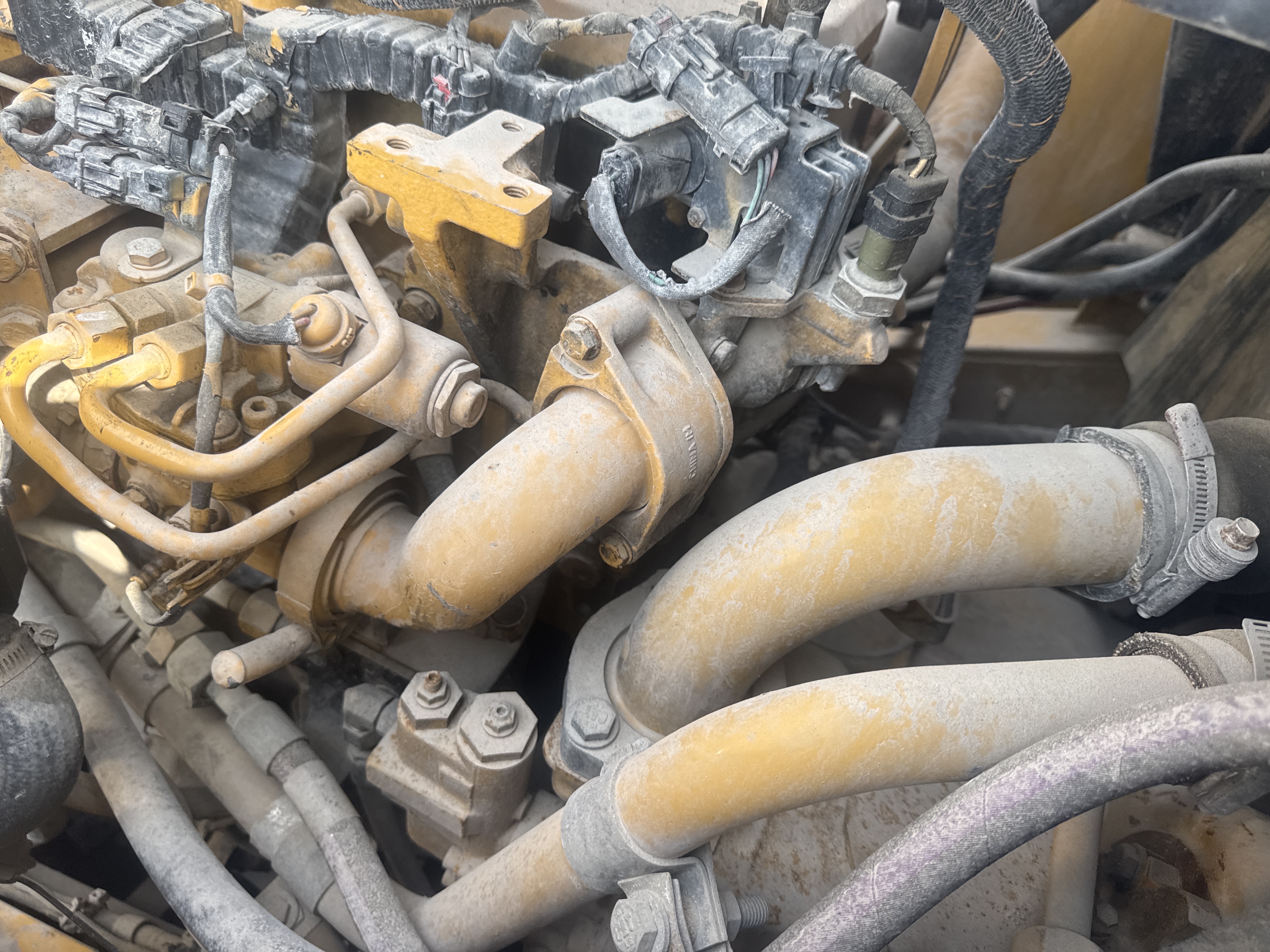 WHL-014-Cat-980K-Wheel-loaders-inspection-Engine-Hoses-1