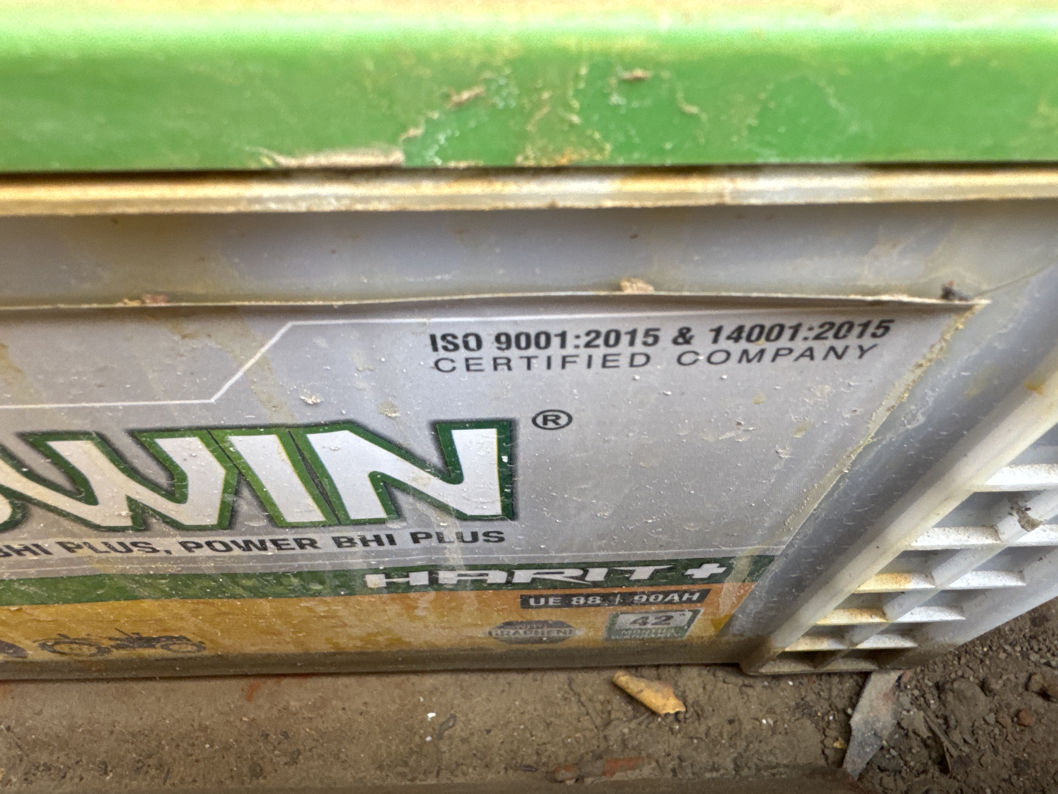 MDX-013-Cat-323D3-Medium-excavators-inspection-Electronics-Battery-2