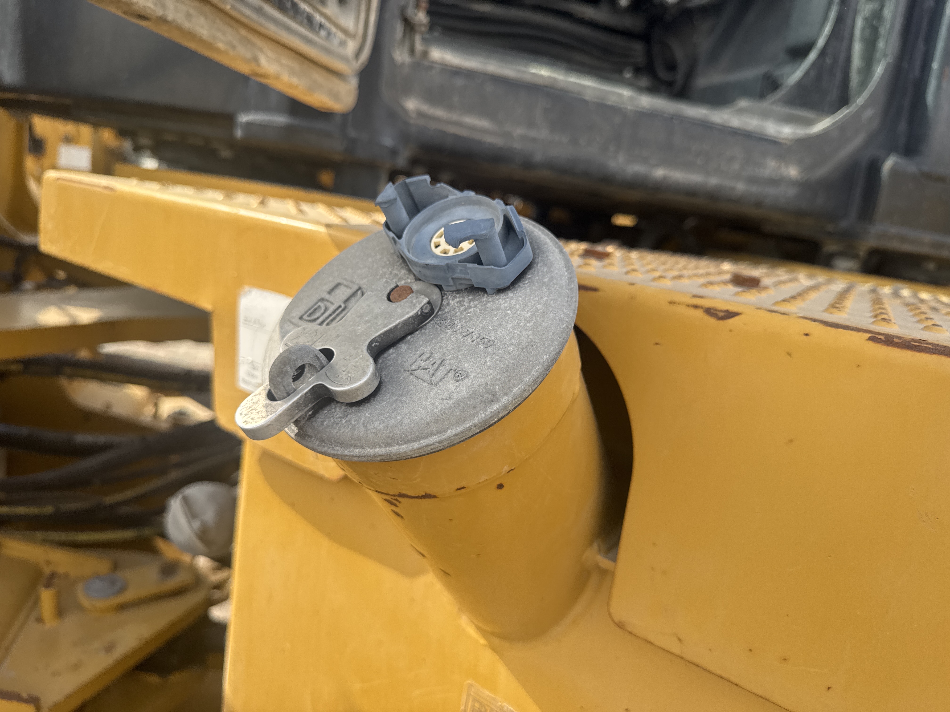 WHL-014-Cat-980K-Wheel-loaders-inspection-Engine-Fuel-tank-1