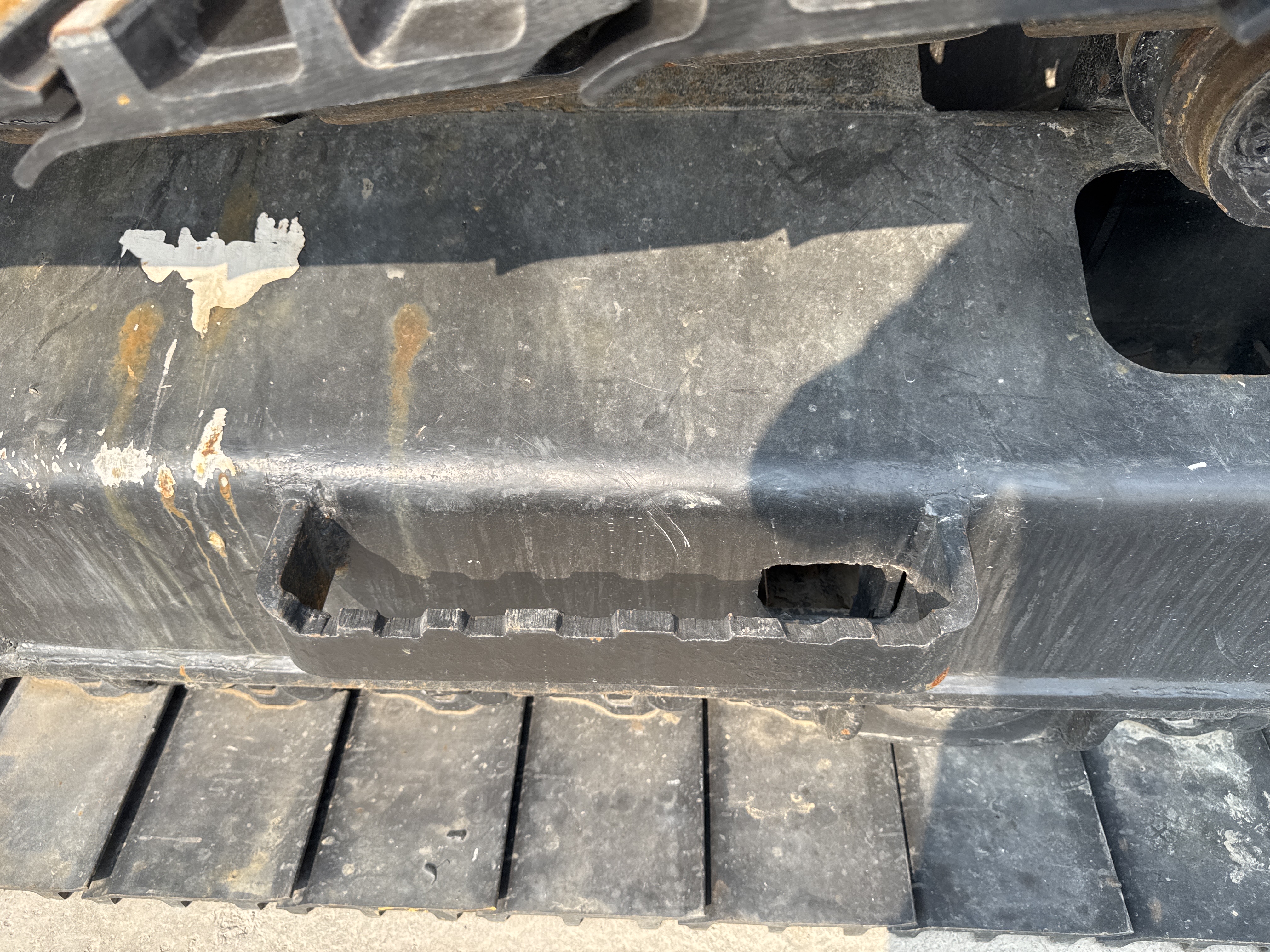 MDX-013-Cat-323D3-Medium-excavators-inspection-Structure-Steps/ladders-2