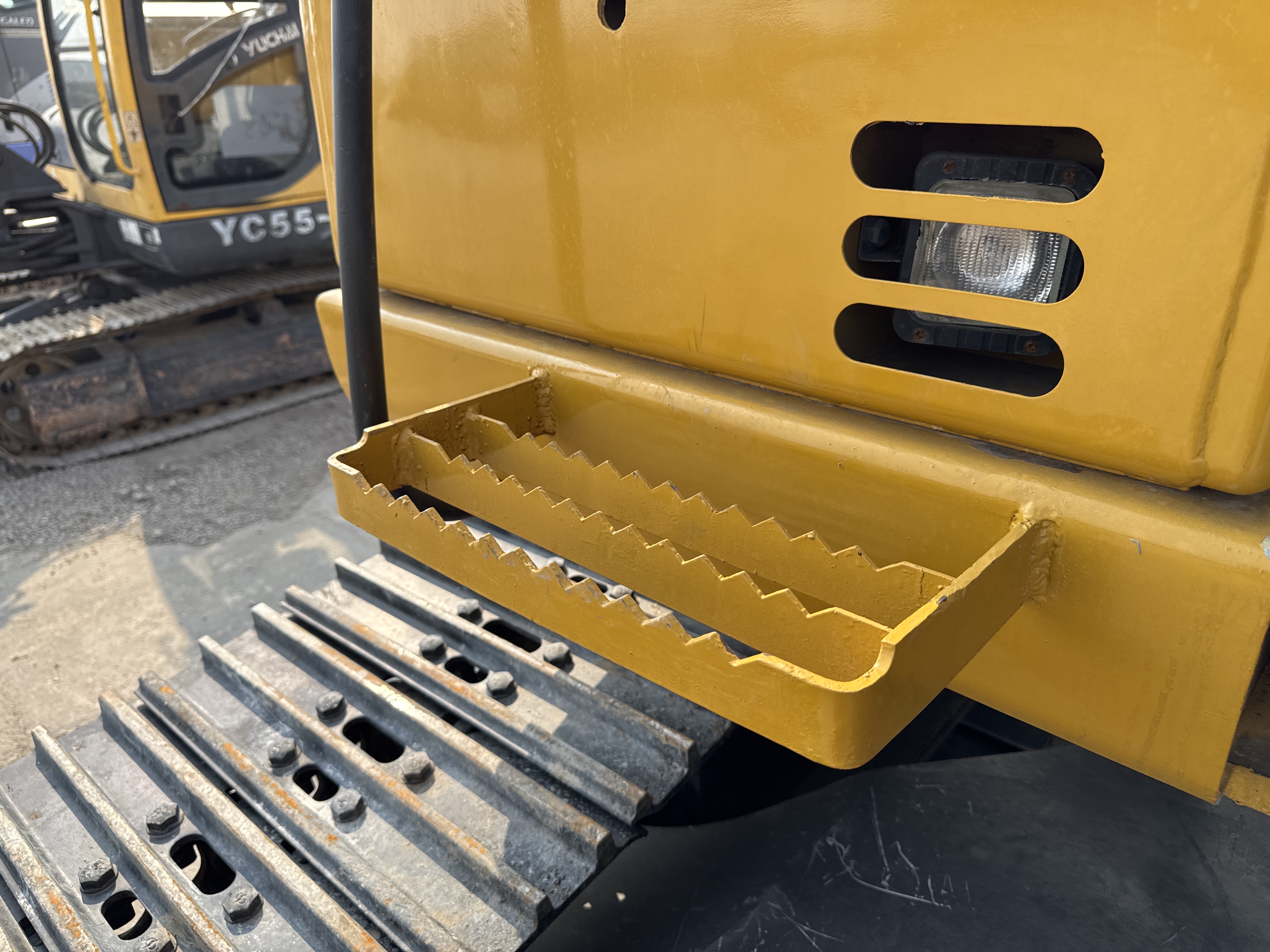 MDX-013-Cat-323D3-Medium-excavators-inspection-Structure-Steps/ladders-2