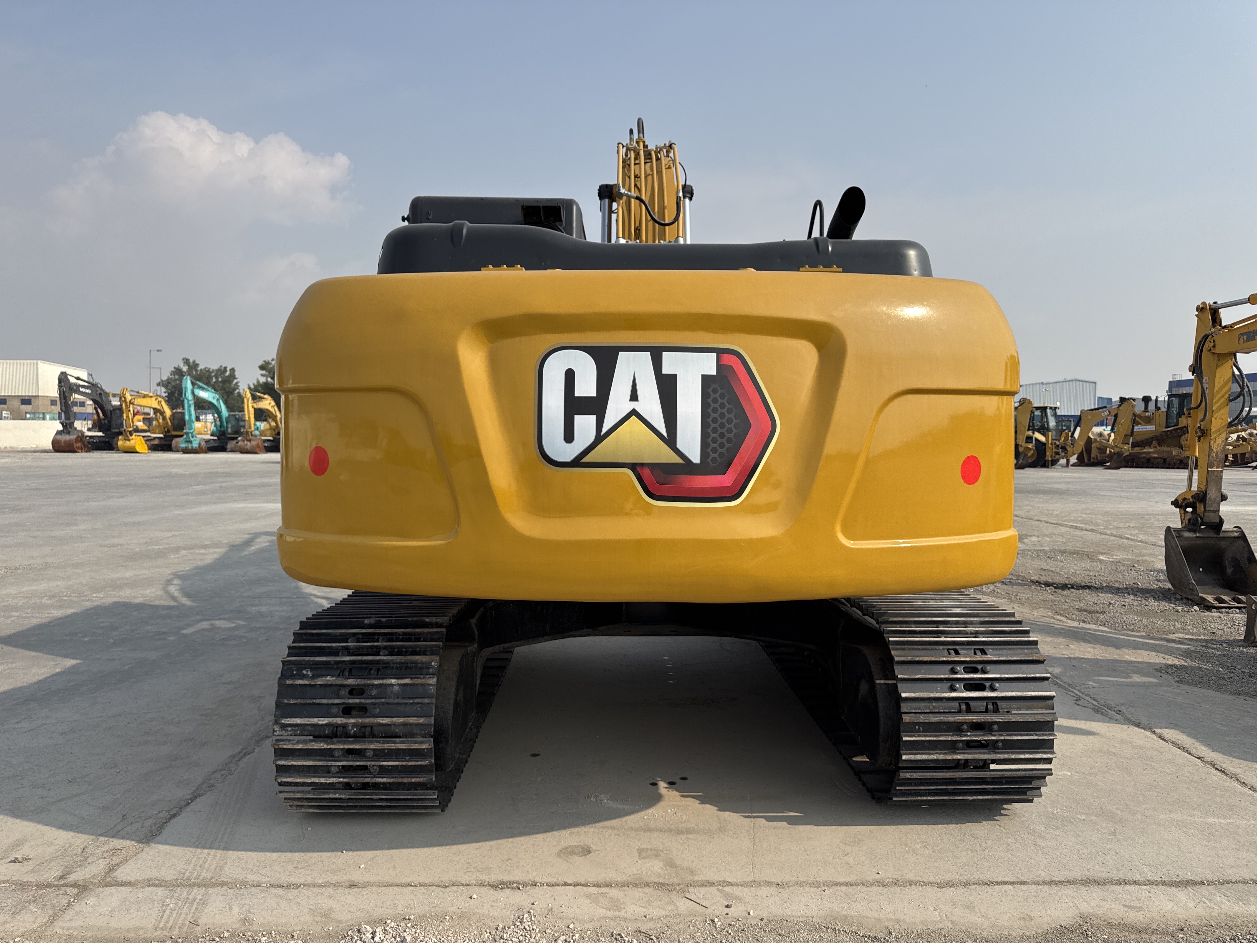MDX-013-Cat-323D3-Medium-excavators-inspection-Structure-Paint-2