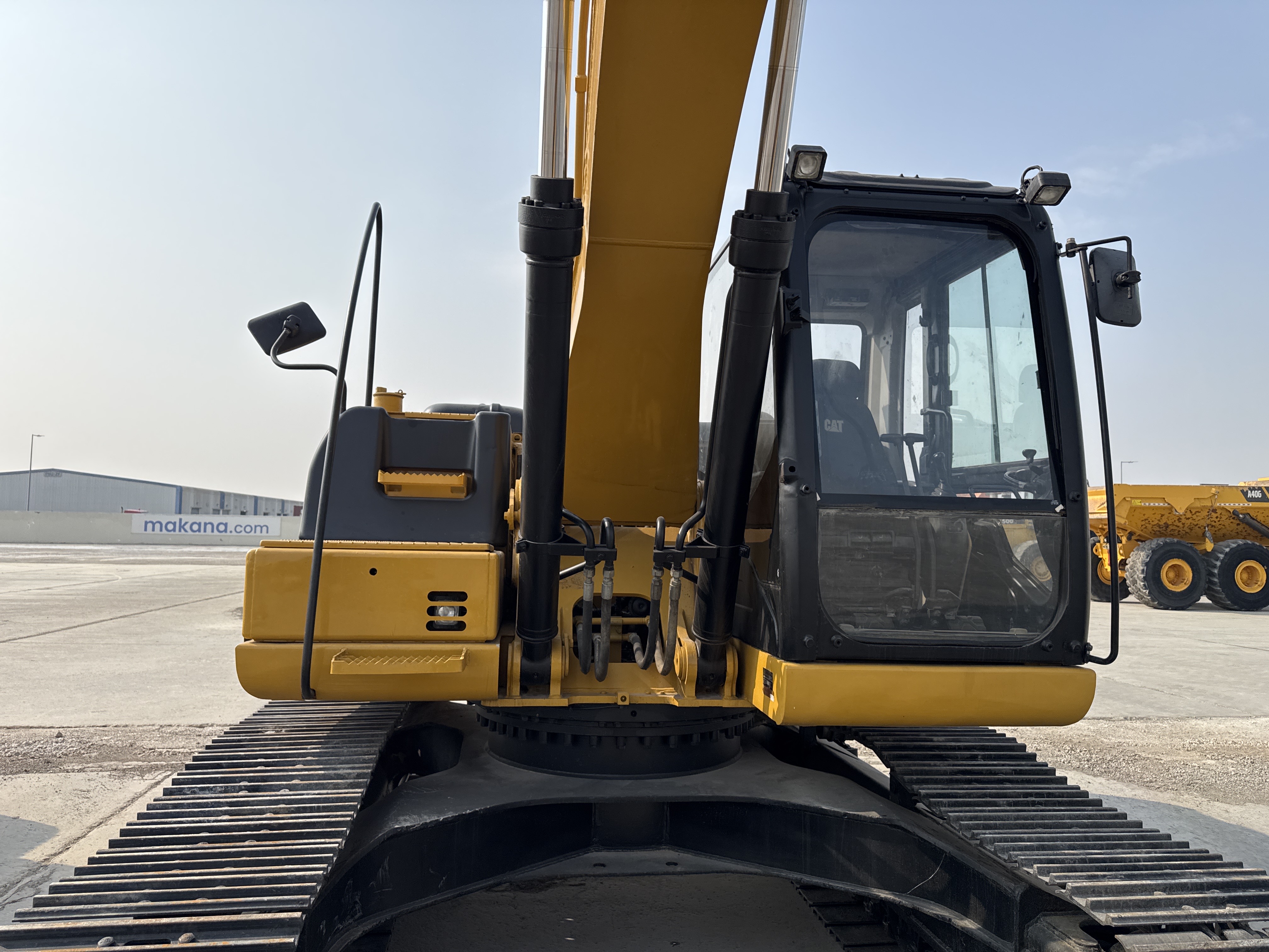 MDX-013-Cat-323D3-Medium-excavators-inspection-Structure-Paint-2