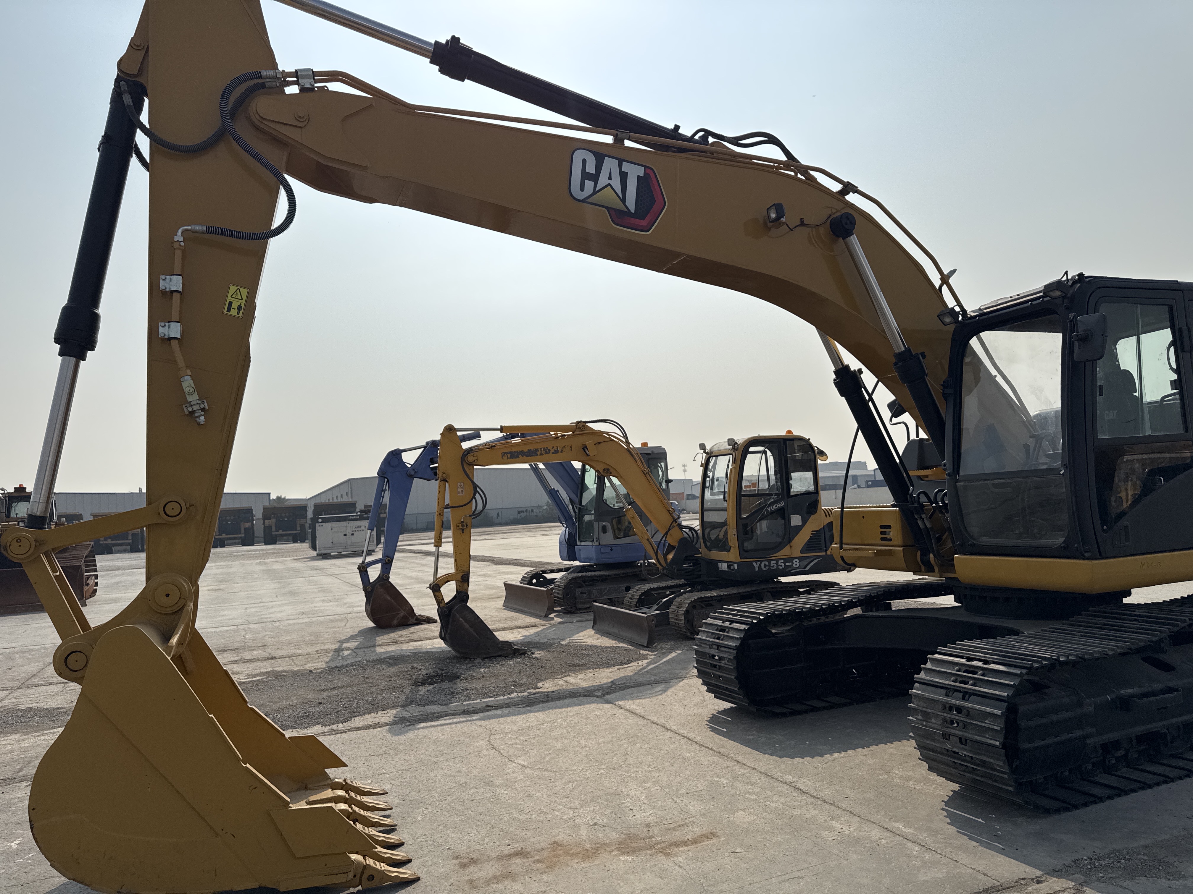 MDX-013-Cat-323D3-Medium-excavators-inspection-Structure-Paint-2