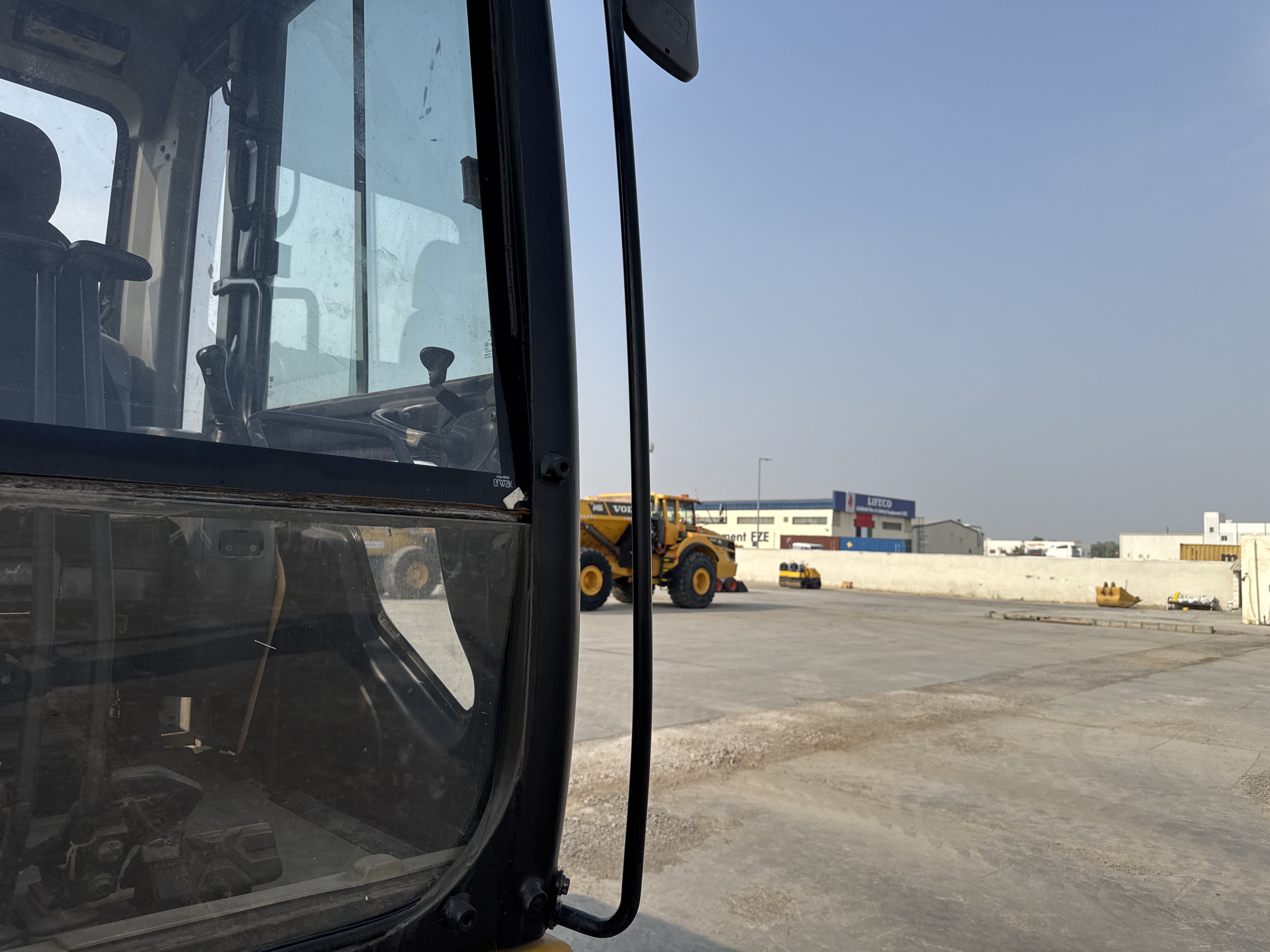 MDX-013-Cat-323D3-Medium-excavators-inspection-Structure-Handrails-5