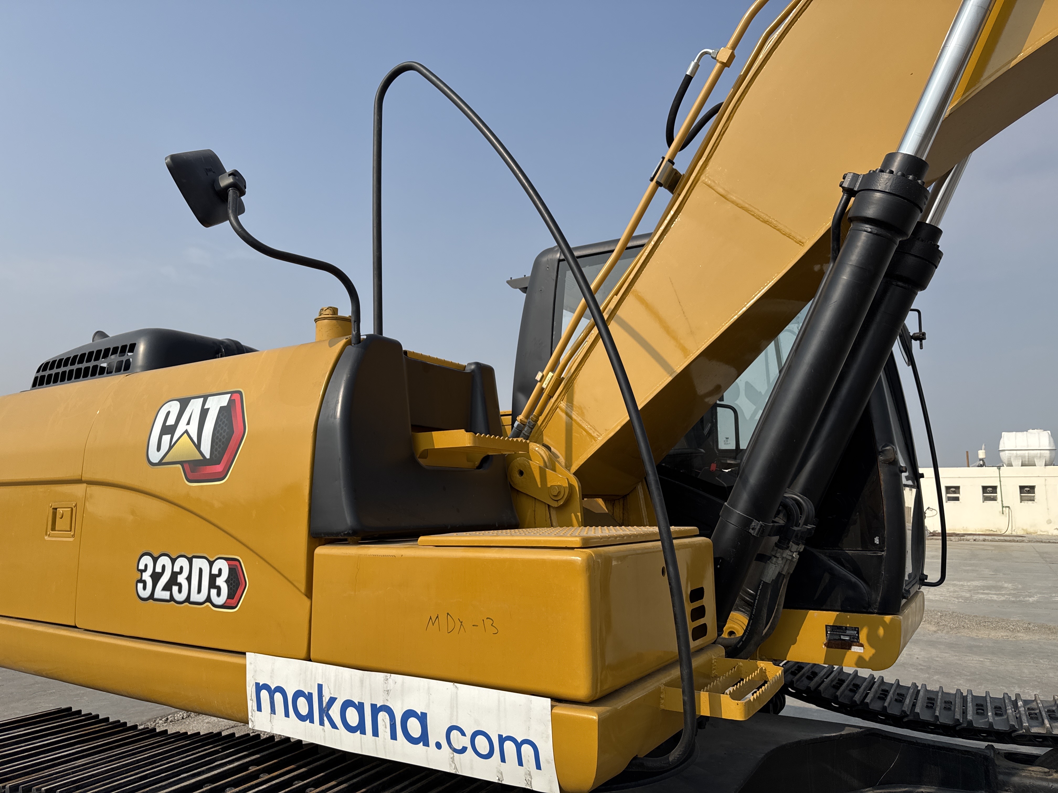 MDX-013-Cat-323D3-Medium-excavators-inspection-Structure-Handrails-5