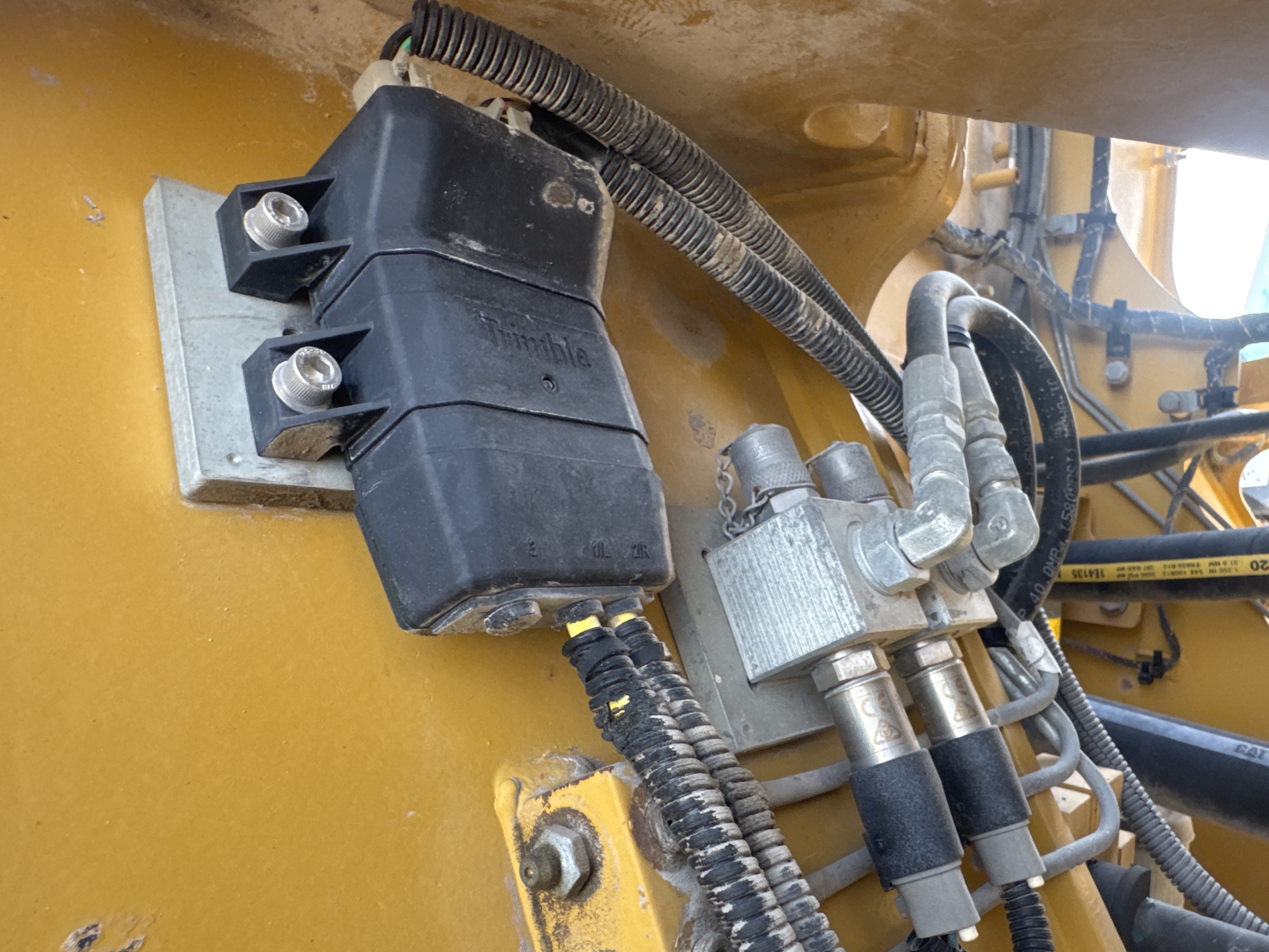 WHL-014-Cat-980K-Wheel-loaders-inspection-Electronic-Main-harness-1