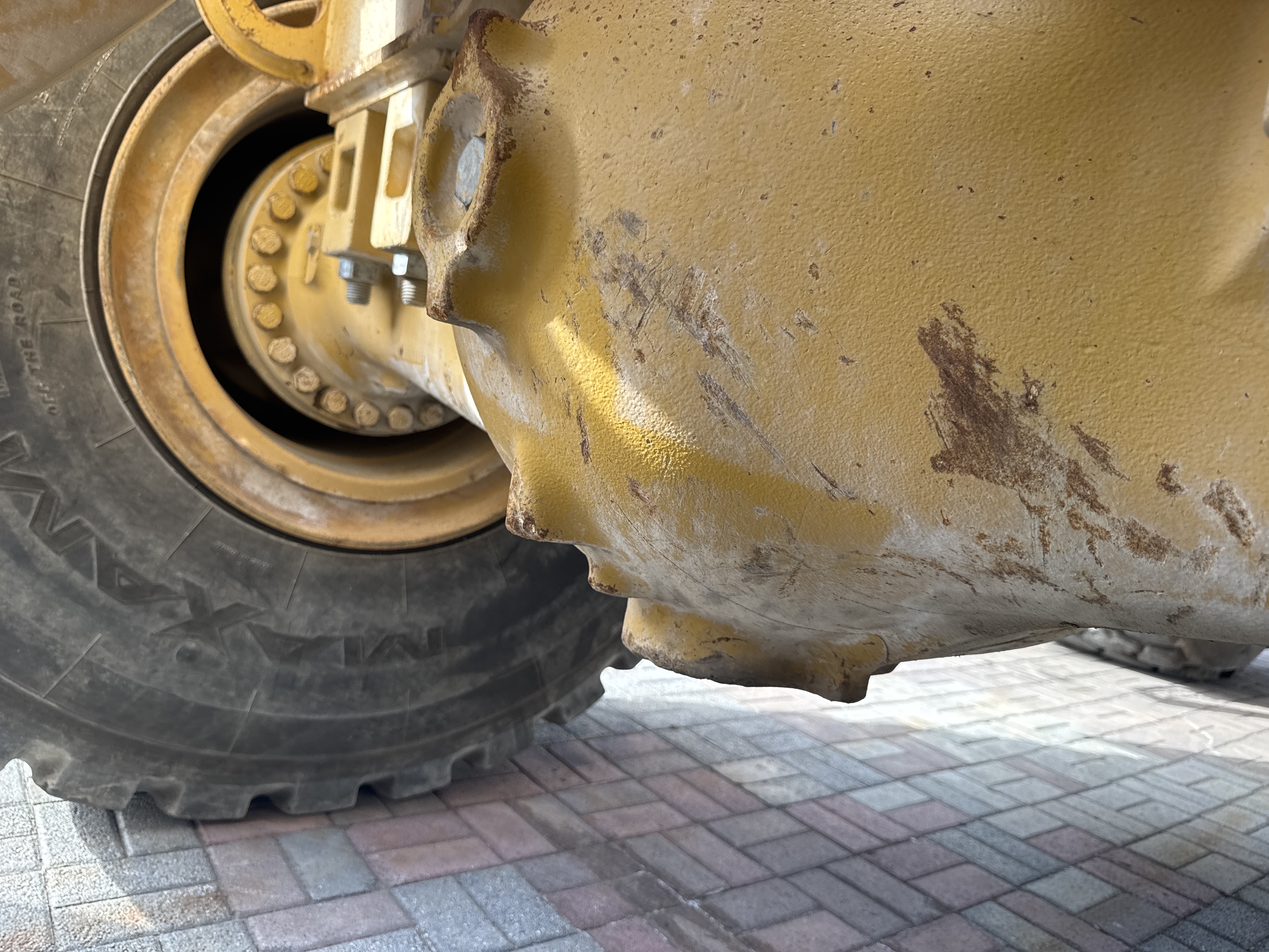 WHL-014-Cat-980K-Wheel-loaders-inspection-Drive-system-Axle-housing-3