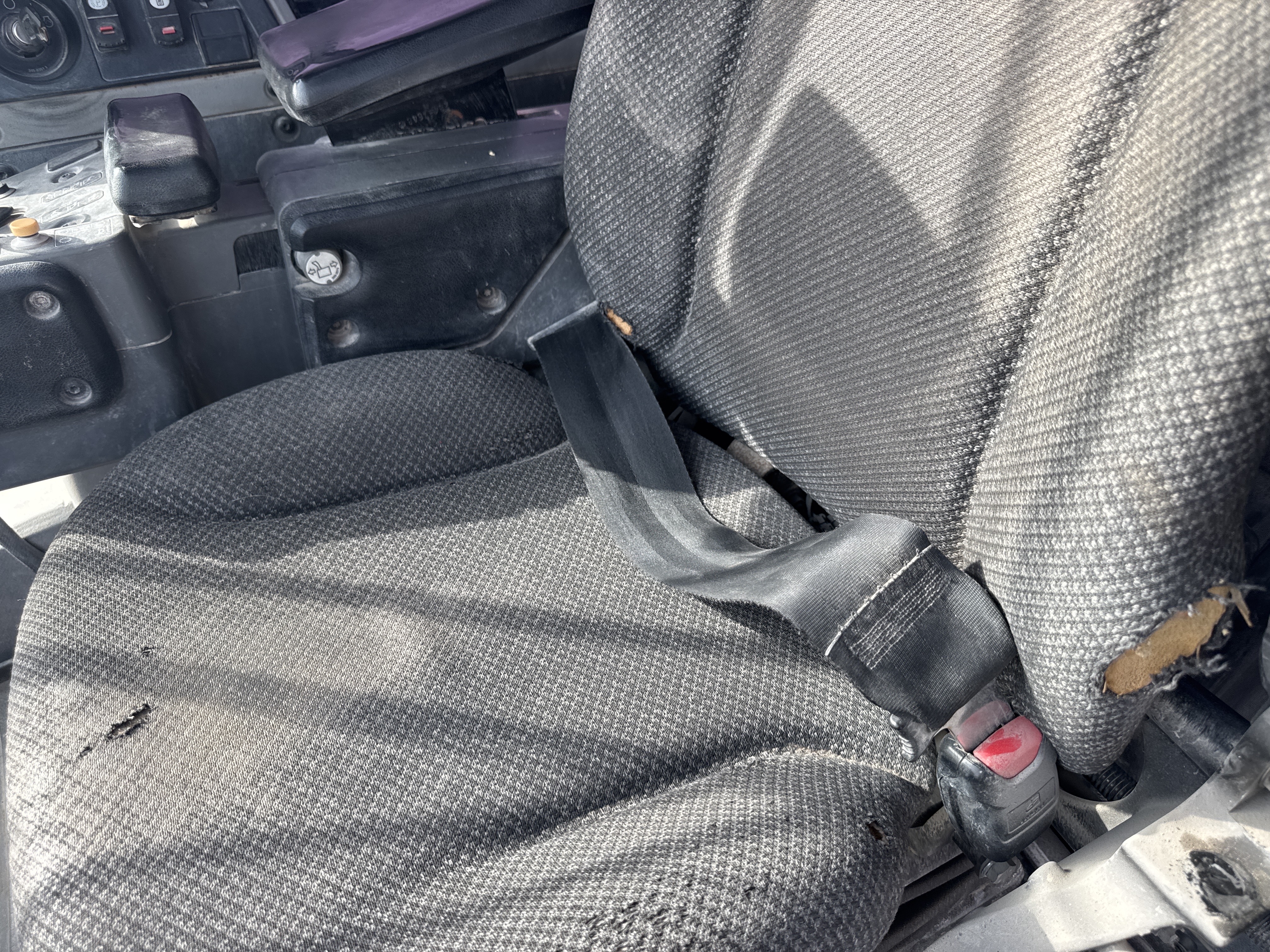 WHL-014-Cat-980K-Wheel-loaders-inspection-Safety-Seat-belts-1