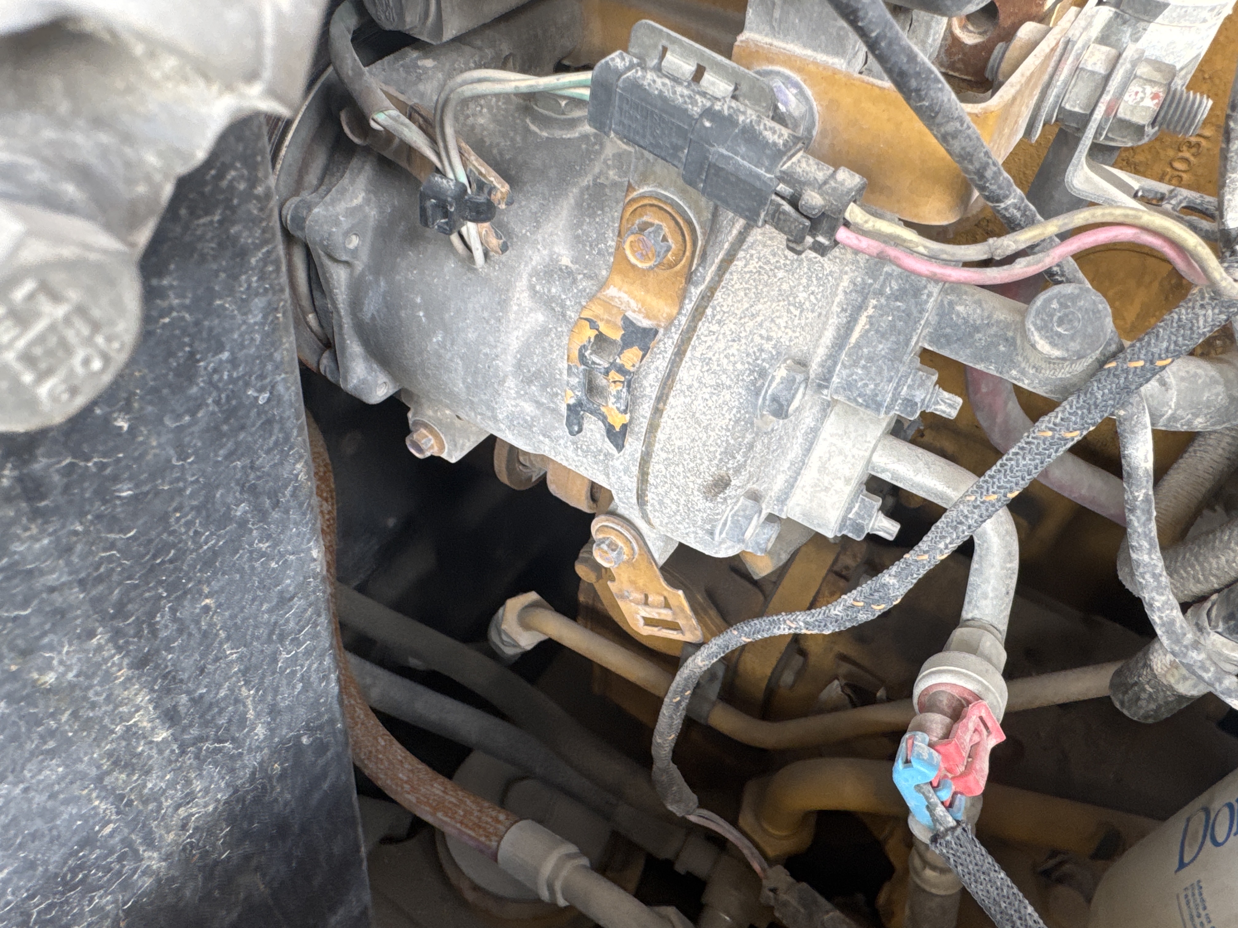 WHL-014-Cat-980K-Wheel-loaders-inspection-Air-conditioning-A/C-compressor-1