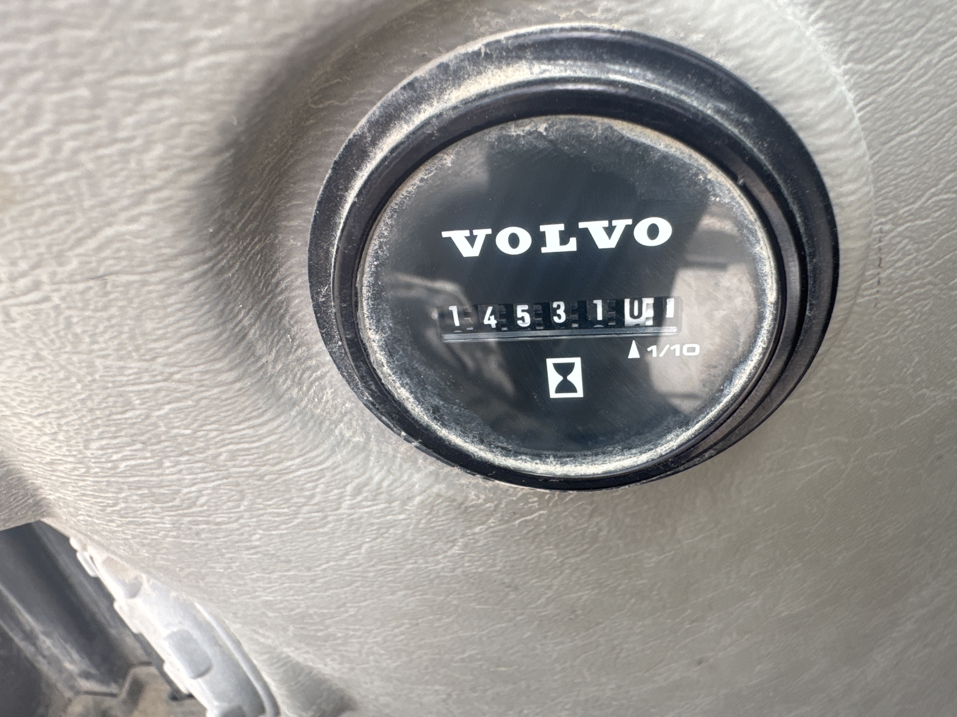 WLX-001-Volvo-EW160D-Wheel-excavators-inspection-General-Hour-meter-1