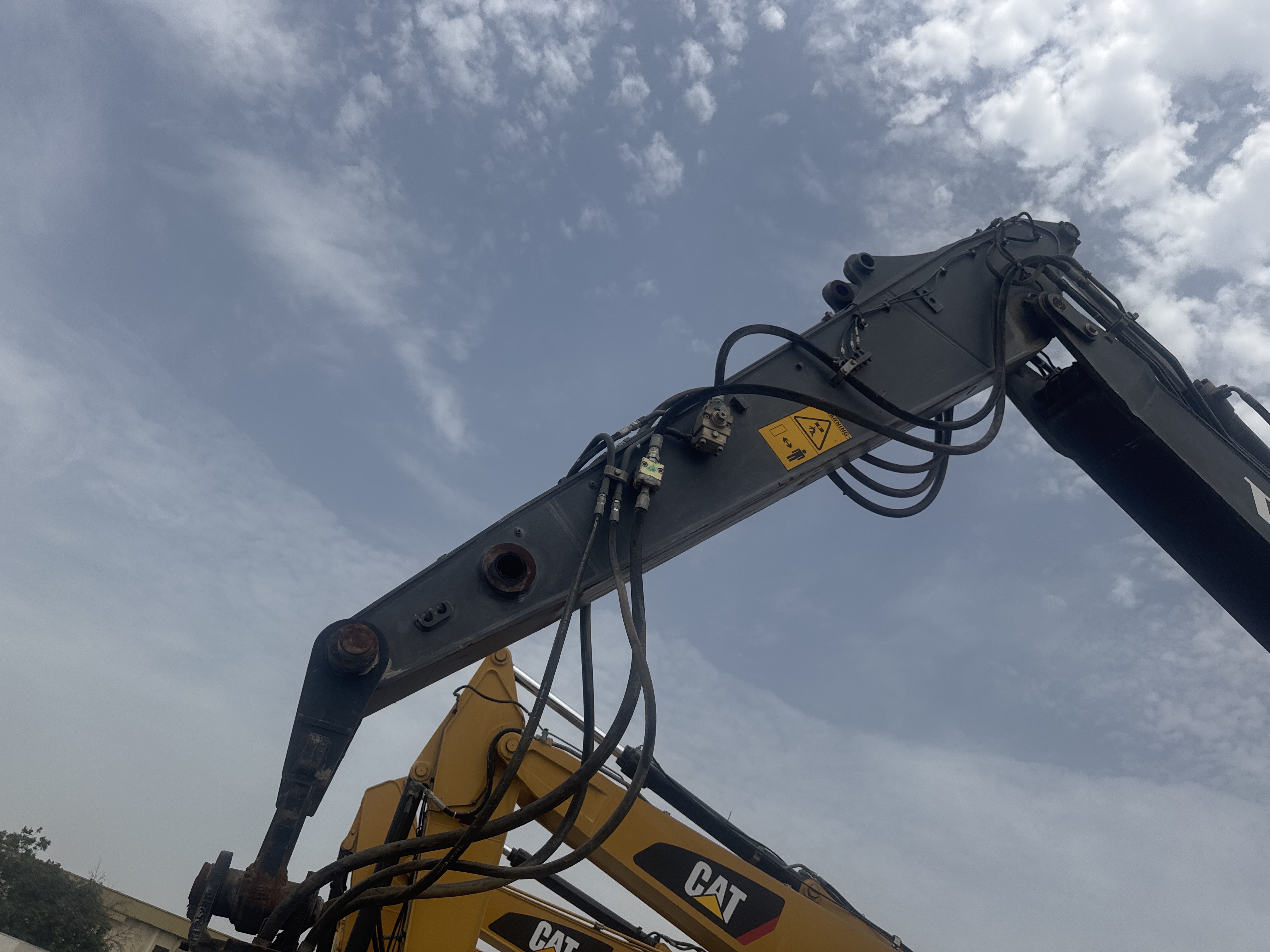 WLX-001-Volvo-EW160D-Wheel-excavators-inspection-Chassis-Stick-1