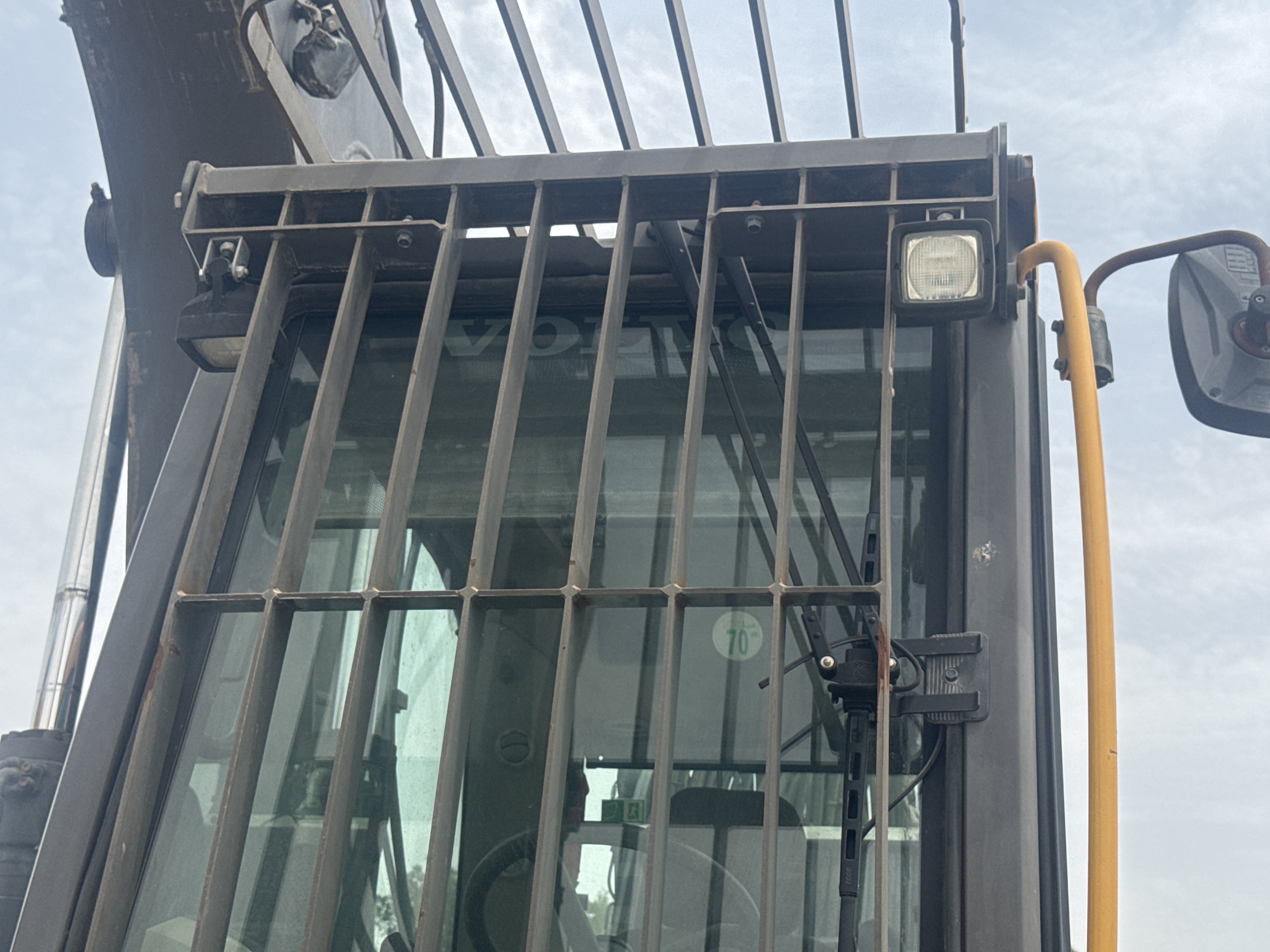 WLX-001-Volvo-EW160D-Wheel-excavators-inspection-Electronics-Lights-and-signals-1