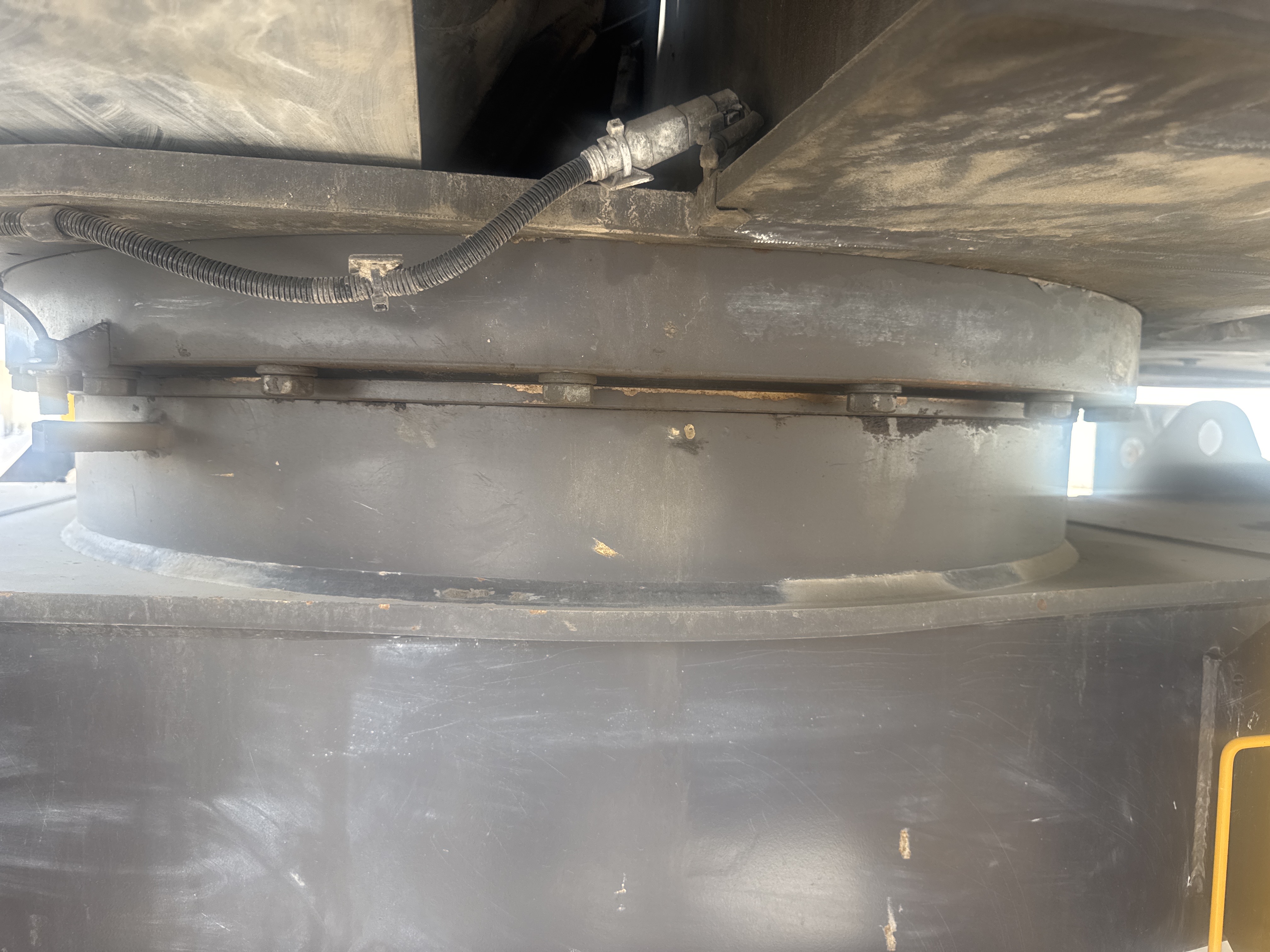 WLX-001-Volvo-EW160D-Wheel-excavators-inspection-Hydraulics-Center-swivel-joint-1