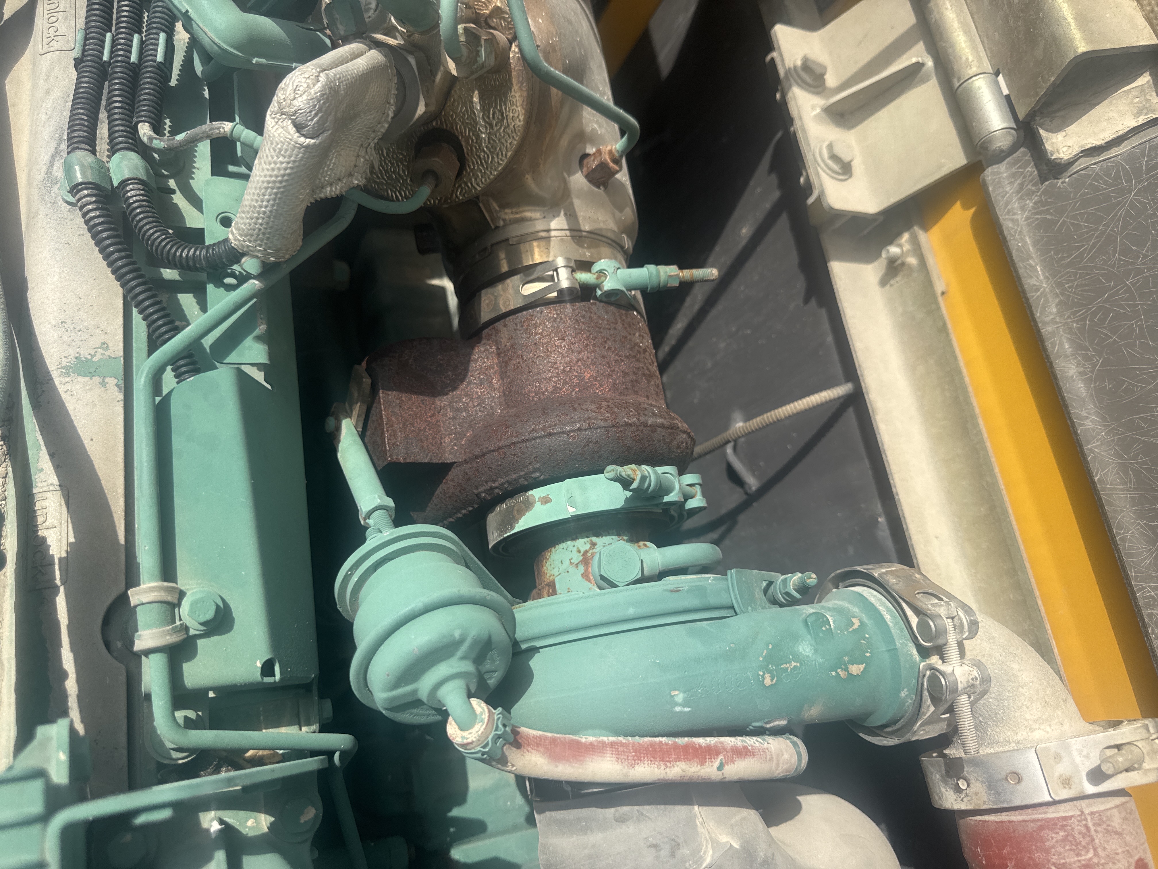 WLX-001-Volvo-EW160D-Wheel-excavators-inspection-Engine-Turbo-1