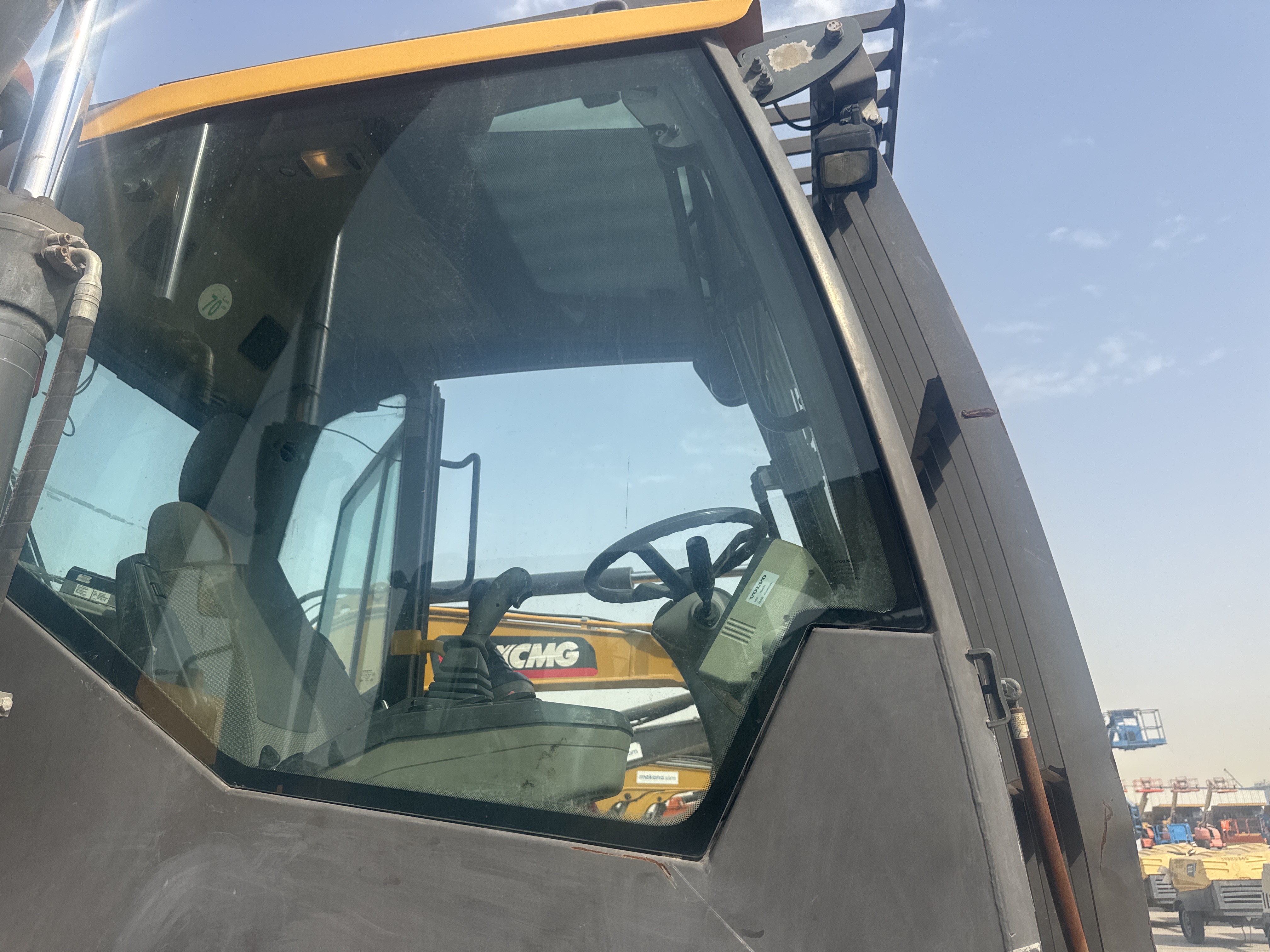 WLX-001-Volvo-EW160D-Wheel-excavators-inspection-Safety-Glass-1