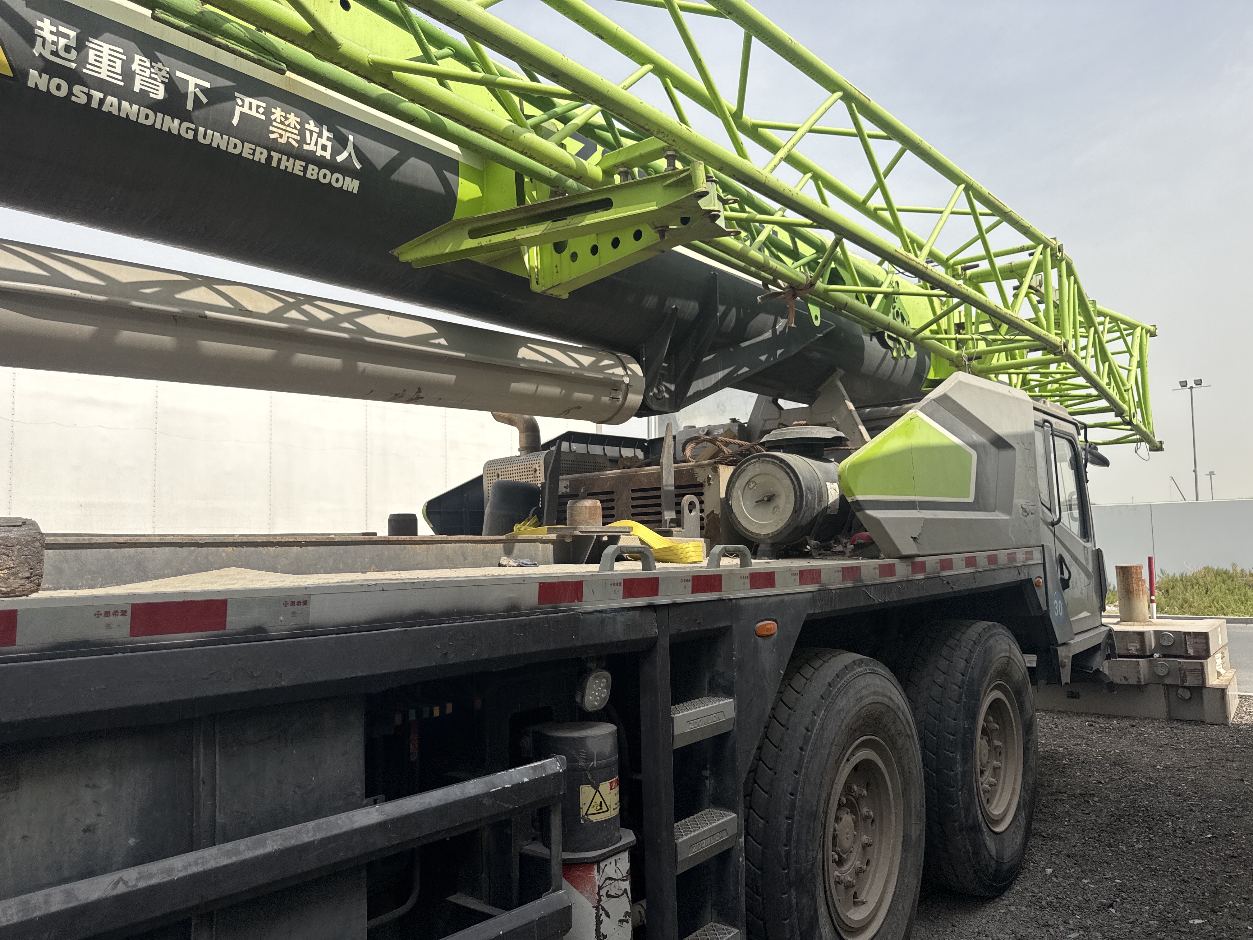 TRC-004-Zoomlion-ZTC-800V-Truck-cranes-inspection-Structure-Paint-1
