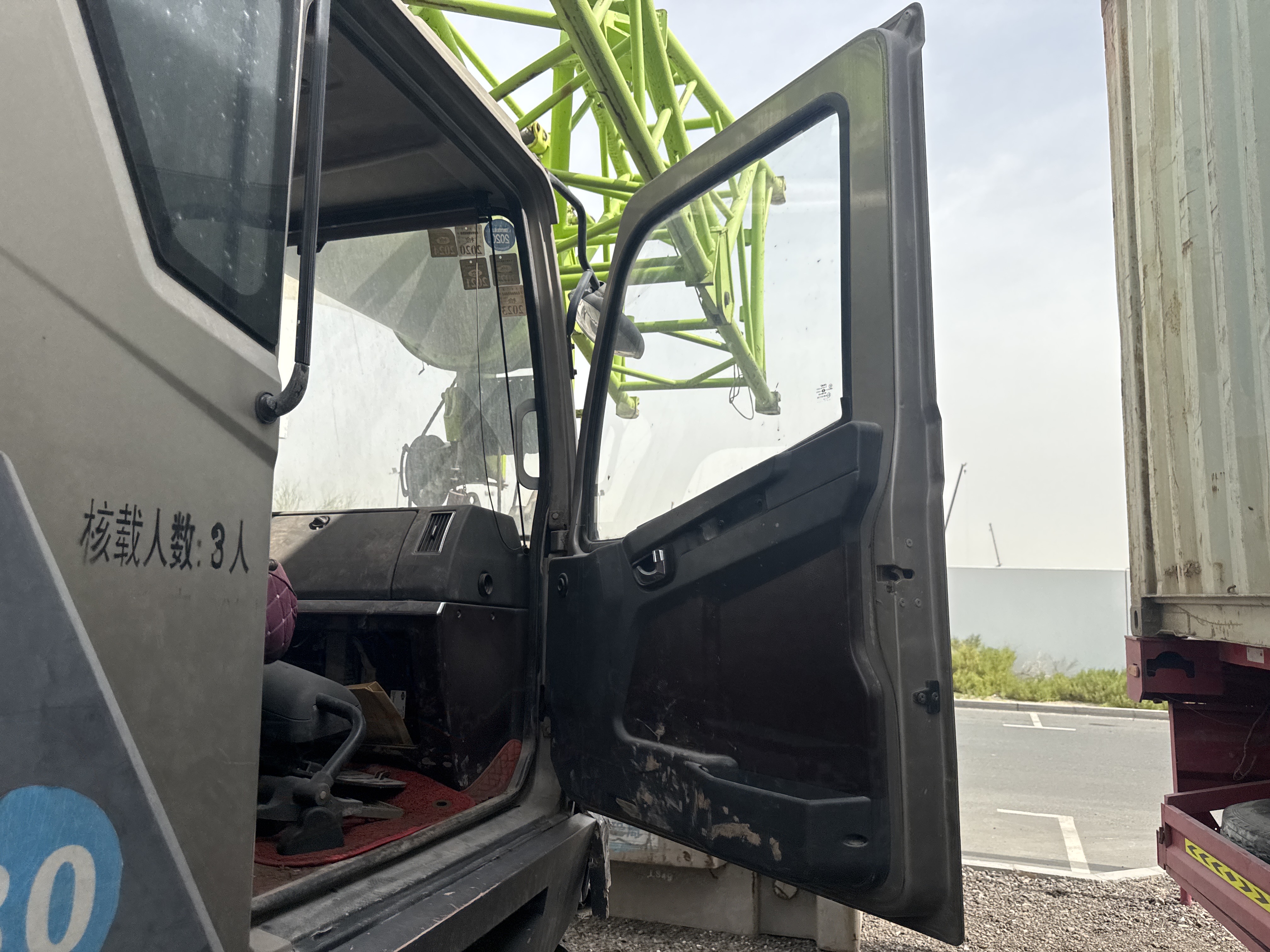 TRC-004-Zoomlion-ZTC-800V-Truck-cranes-inspection-Structure-Doors-1