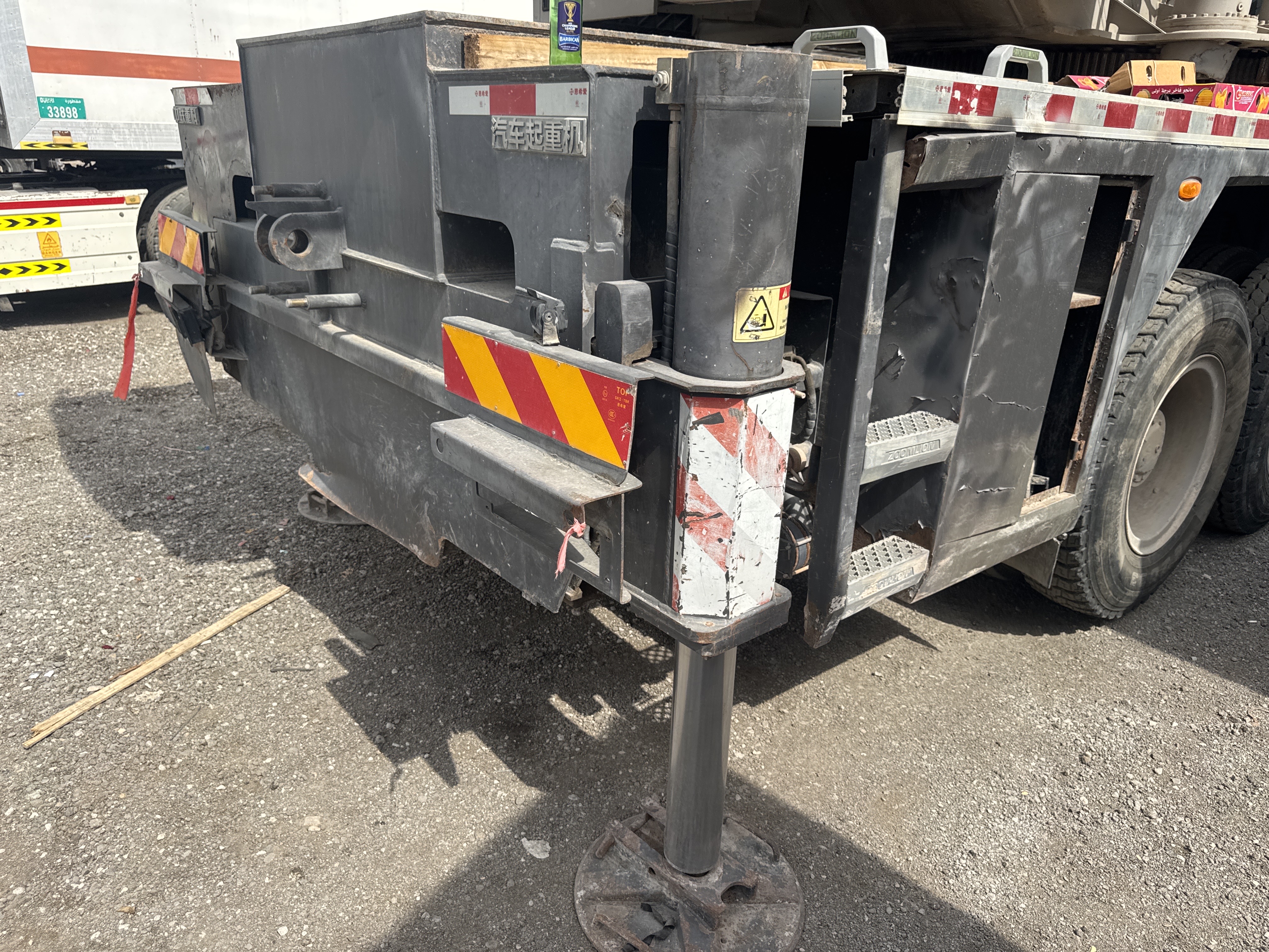 TRC-004-Zoomlion-ZTC-800V-Truck-cranes-inspection-Structure-Outriggers-1