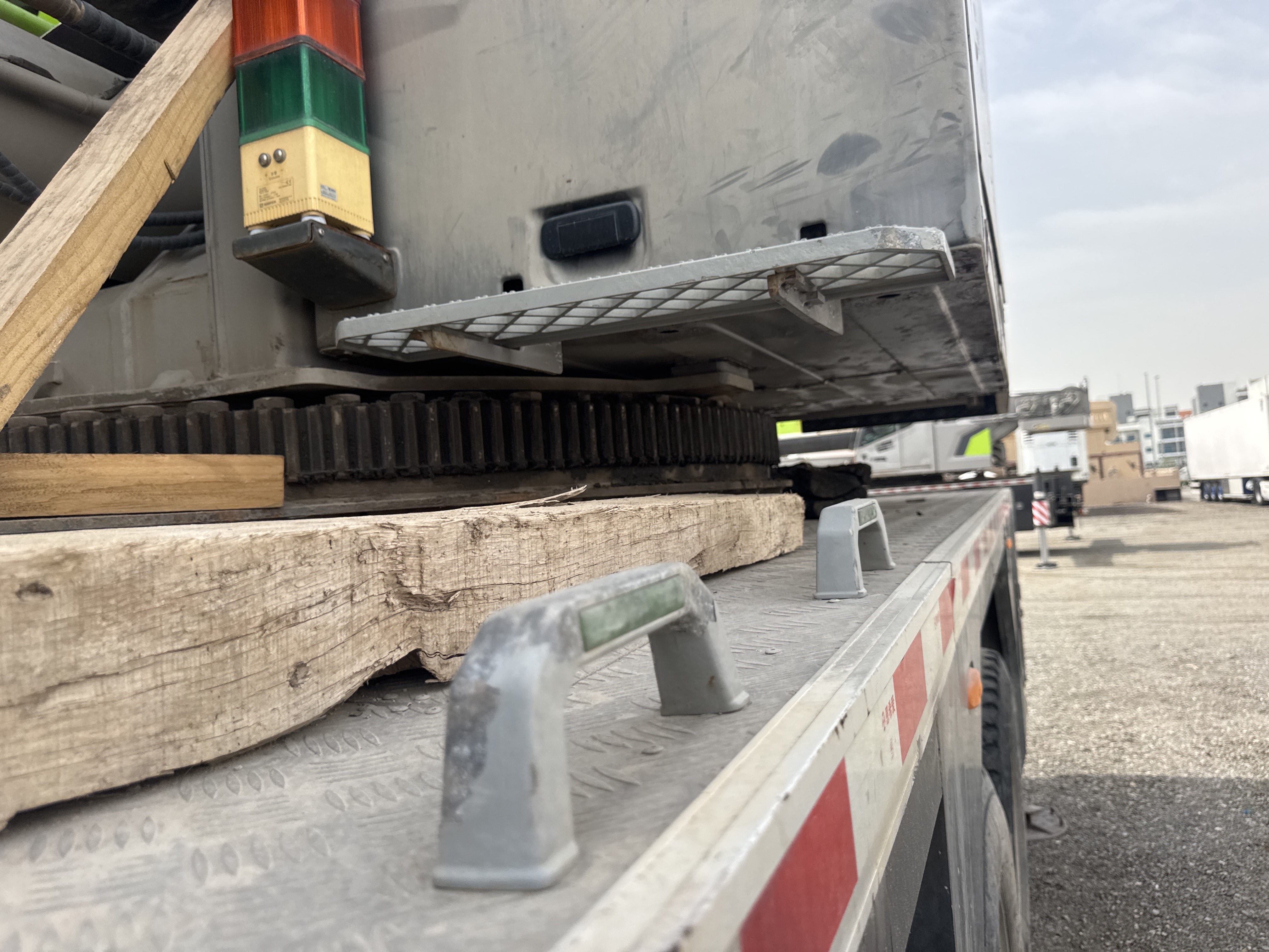 TRC-004-Zoomlion-ZTC-800V-Truck-cranes-inspection-Structure-Handrails-1