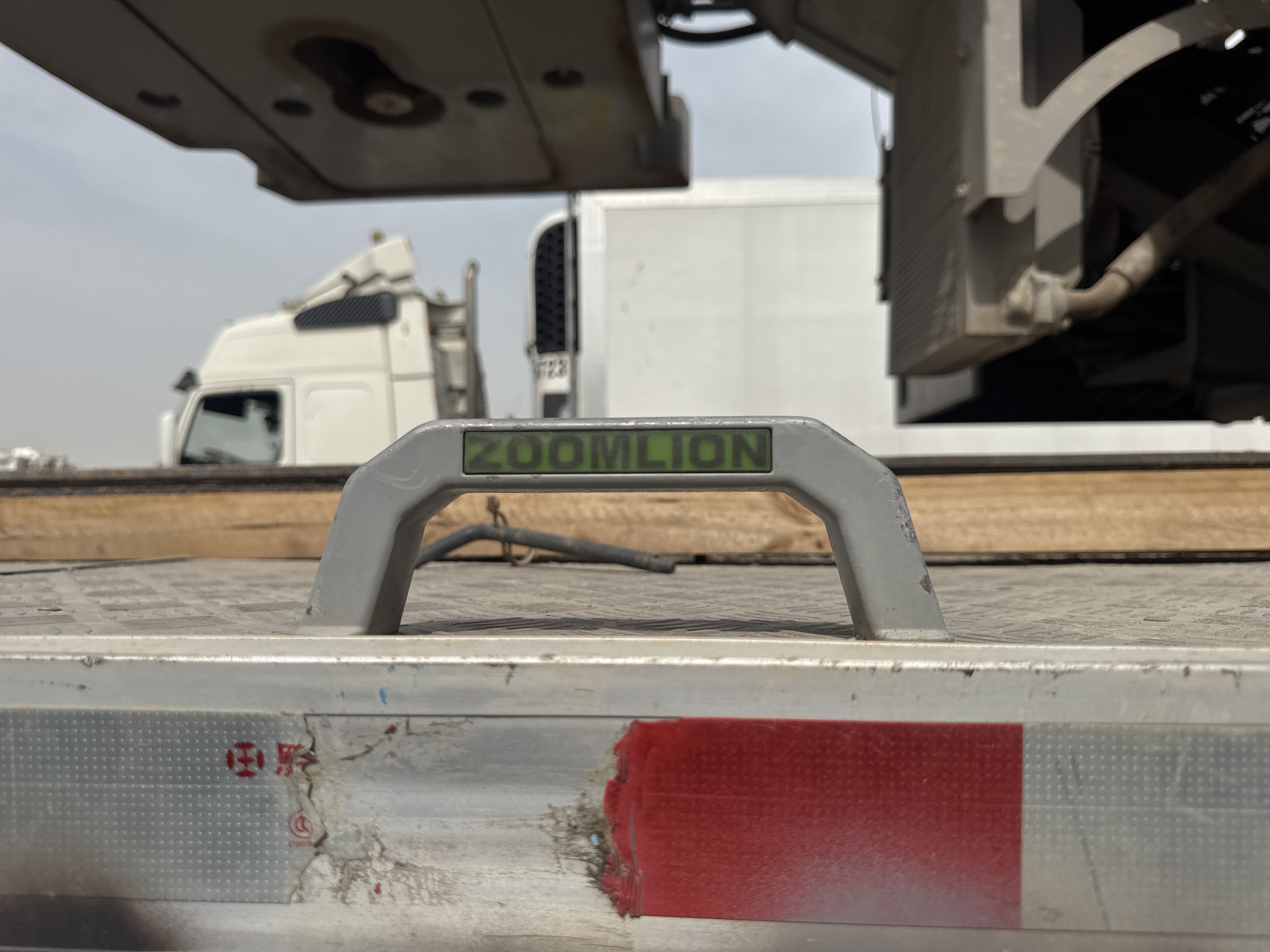 TRC-004-Zoomlion-ZTC-800V-Truck-cranes-inspection-Structure-Handrails-1