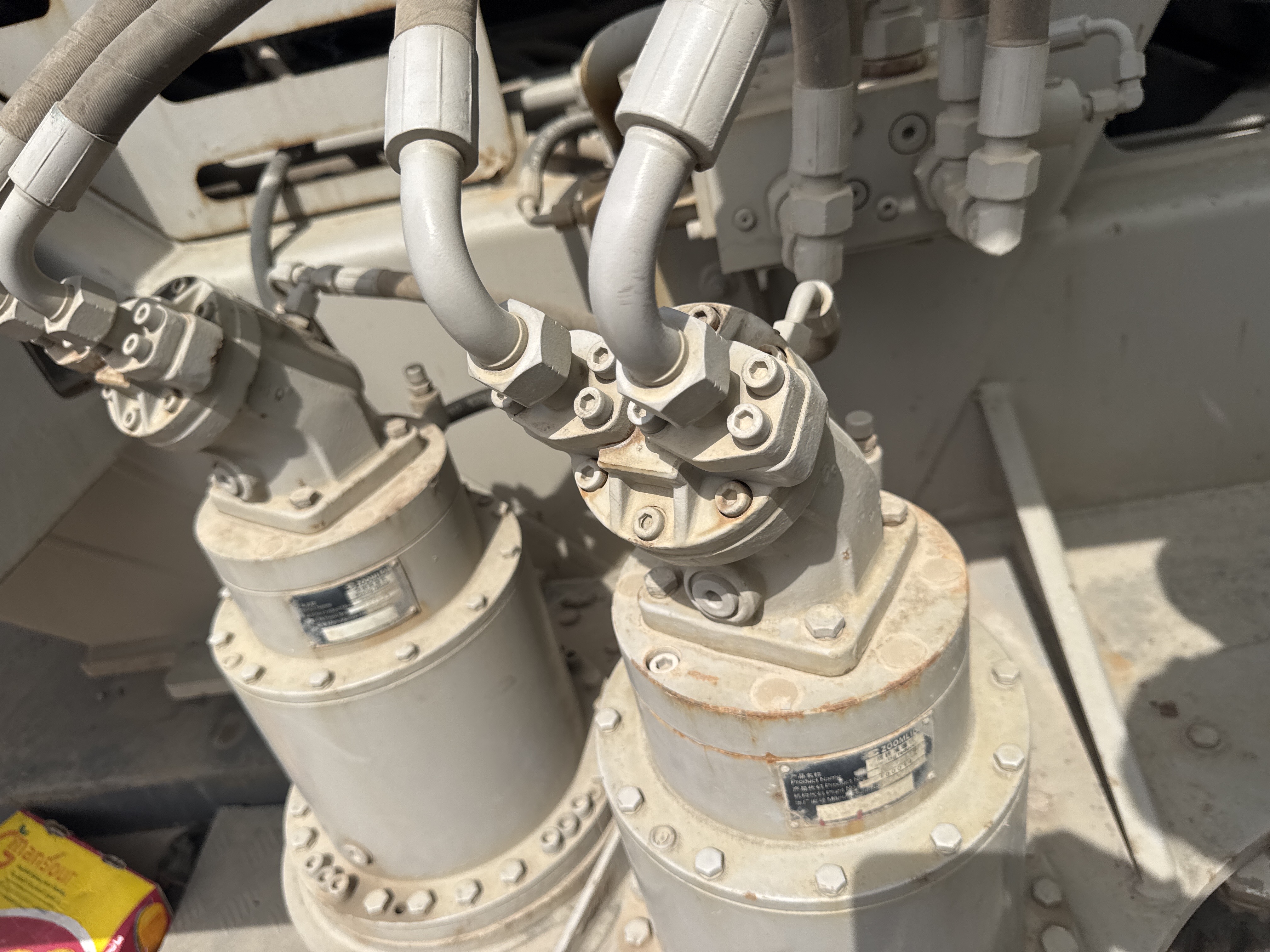 TRC-004-Zoomlion-ZTC-800V-Truck-cranes-inspection-Hydraulics-Hydraulic-pump-1