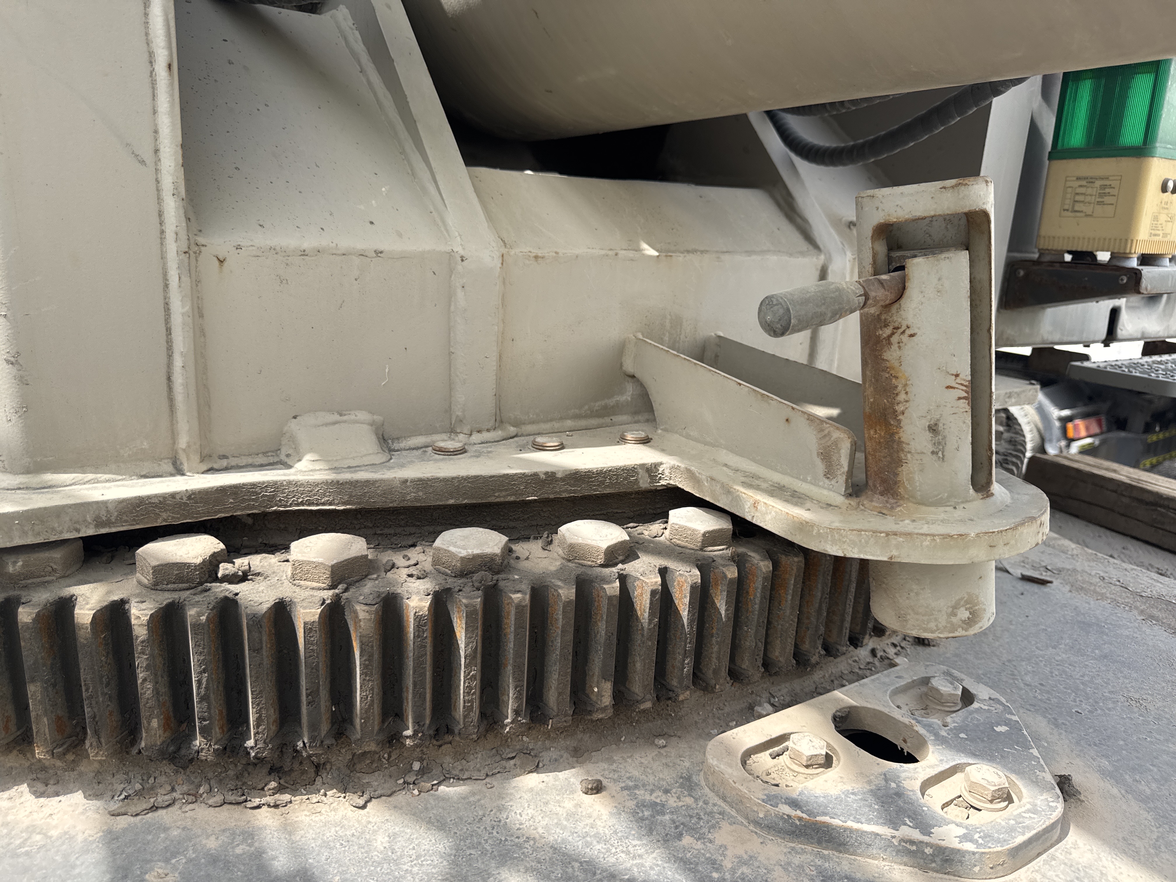 TRC-004-Zoomlion-ZTC-800V-Truck-cranes-inspection-Hydraulics-Turntable/slewing-assembly-1