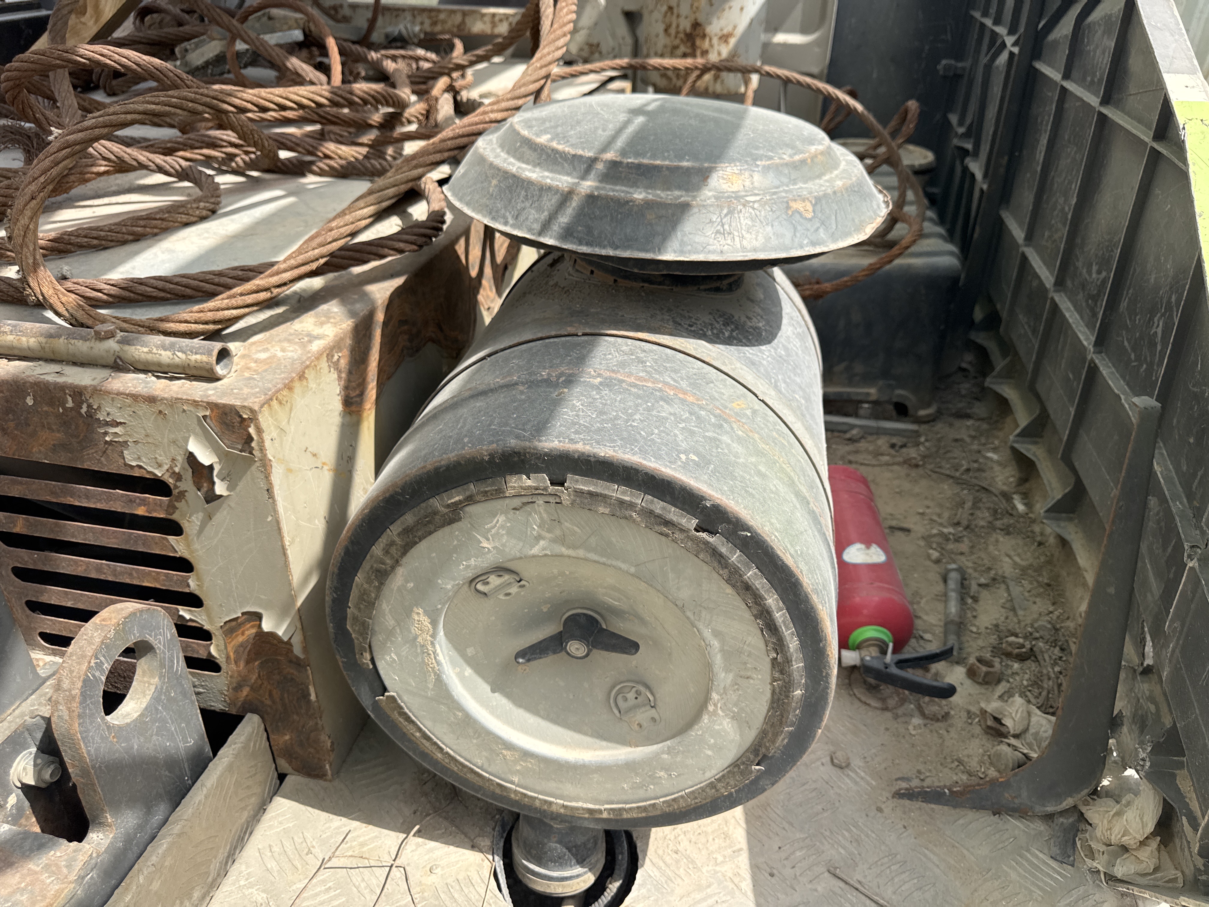 TRC-004-Zoomlion-ZTC-800V-Truck-cranes-inspection-Engine-Air-intake-system-1