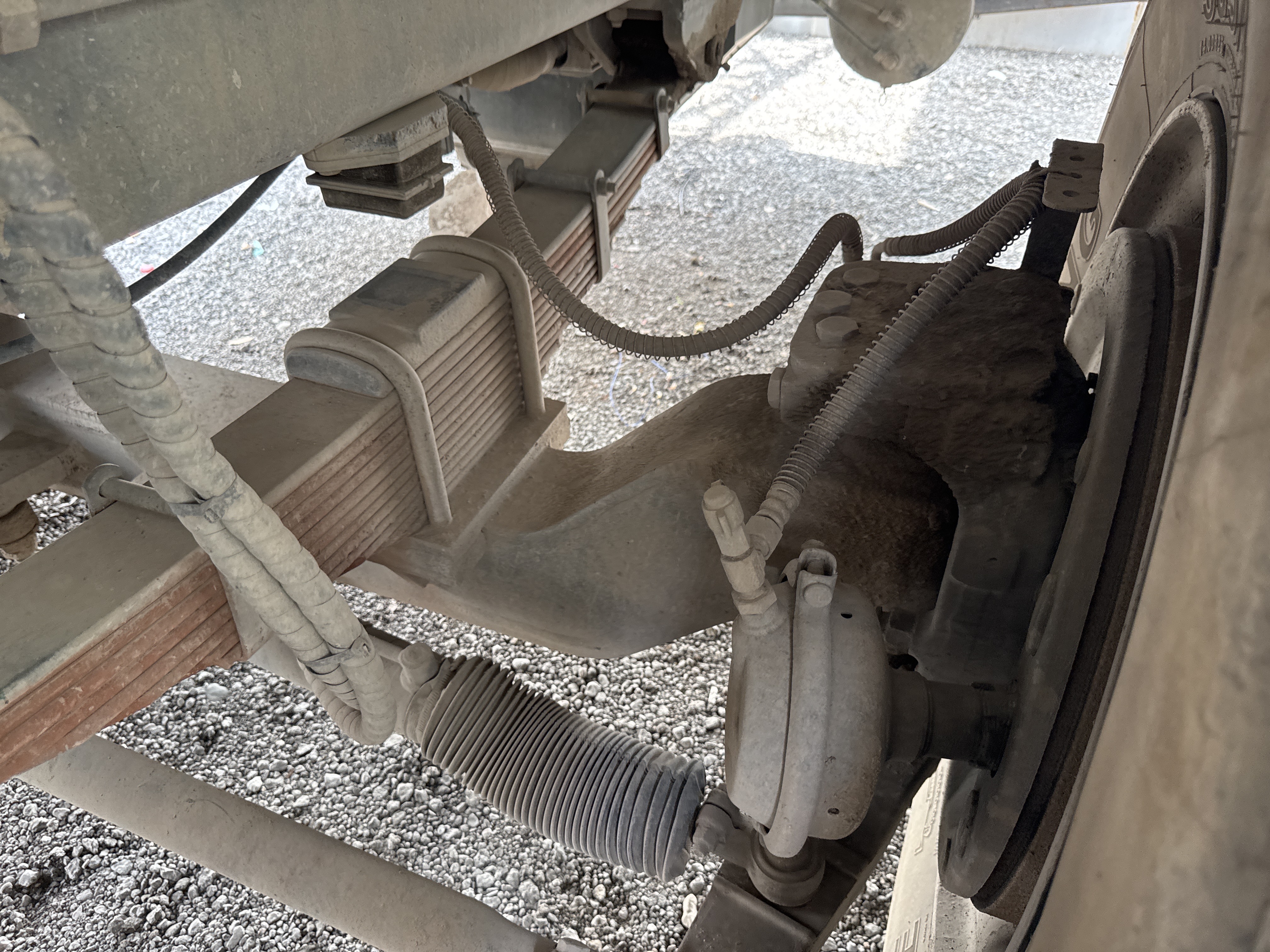 TRC-004-Zoomlion-ZTC-800V-Truck-cranes-inspection-Hydraulics-Suspension-shock-absorbers-1