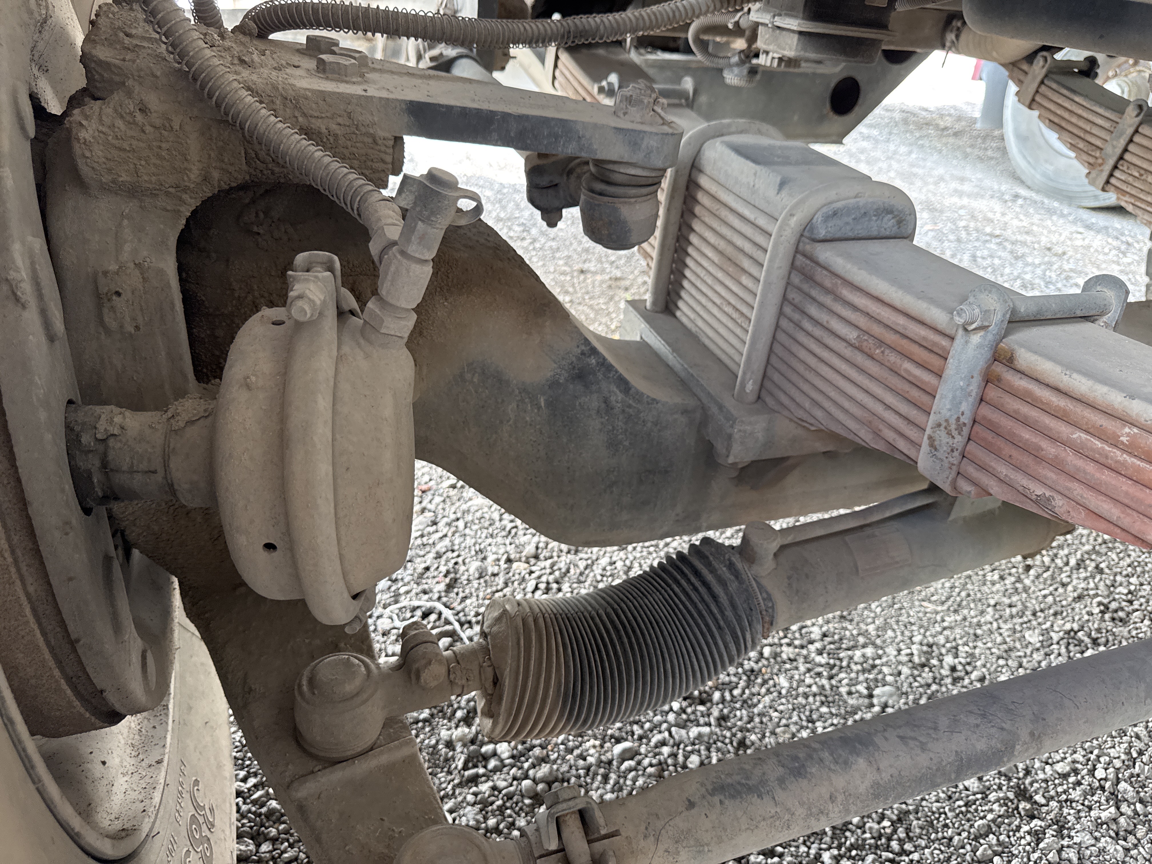 TRC-004-Zoomlion-ZTC-800V-Truck-cranes-inspection-Hydraulics-Suspension-shock-absorbers-1