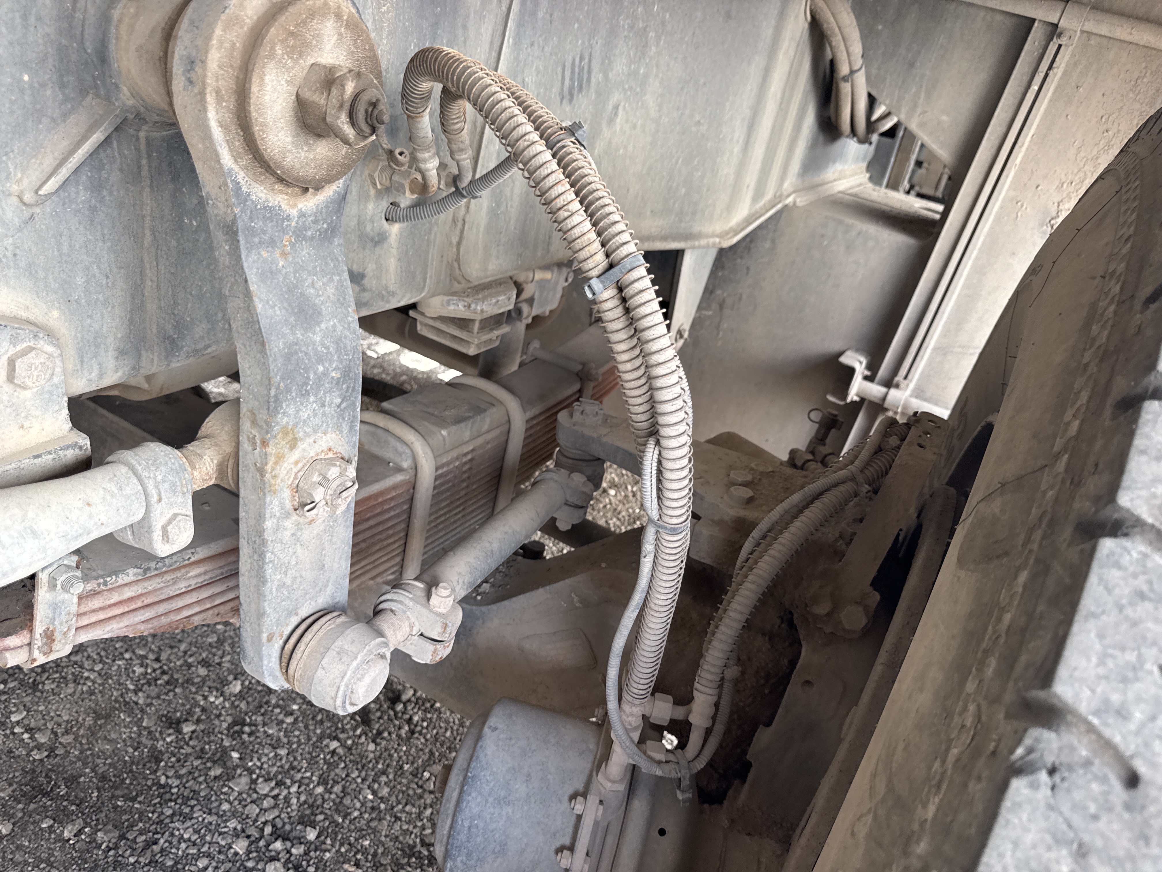 TRC-004-Zoomlion-ZTC-800V-Truck-cranes-inspection-Hydraulics-Suspension-shock-absorbers-1