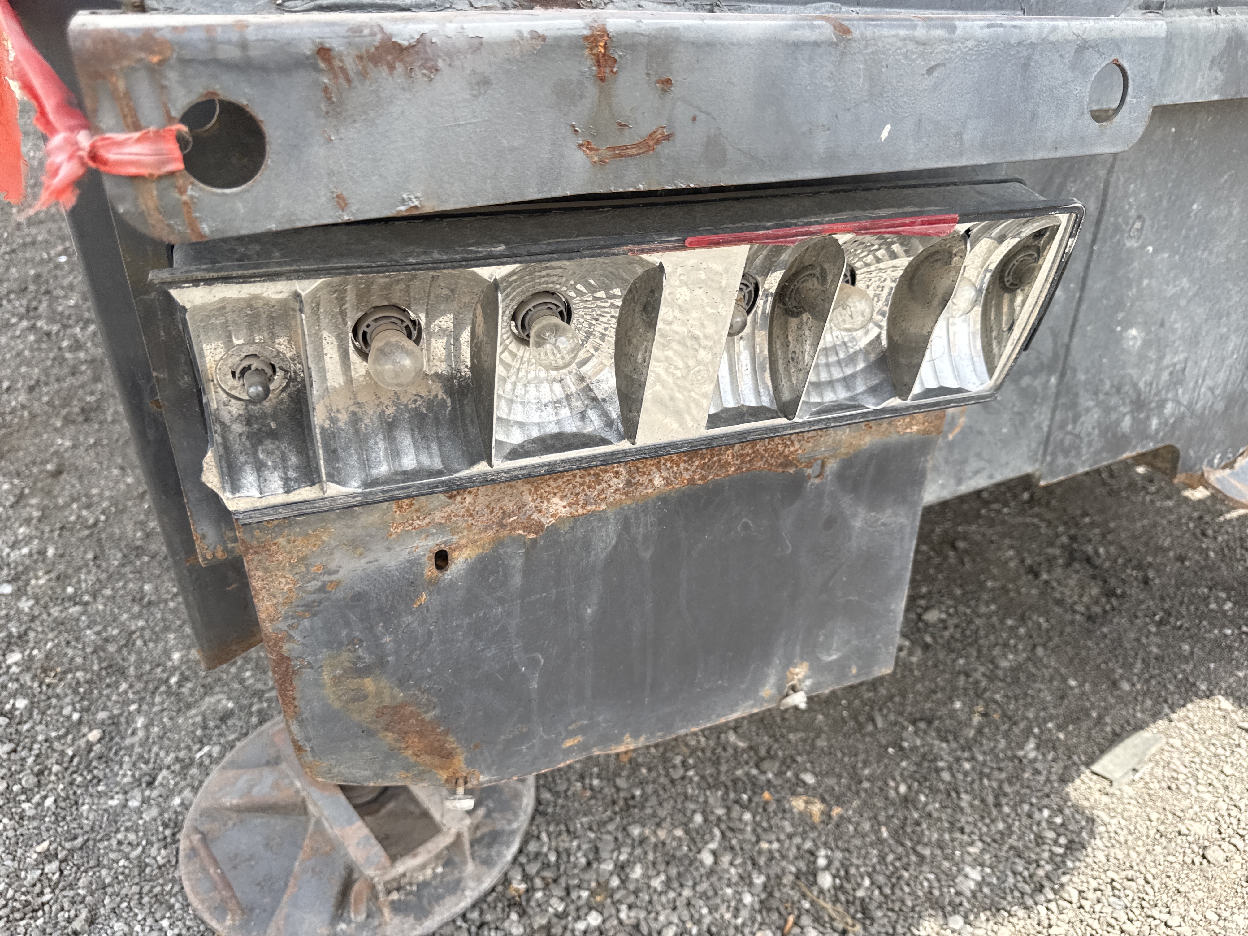 TRC-004-Zoomlion-ZTC-800V-Truck-cranes-inspection-Electronics-Lights-and-signals-1
