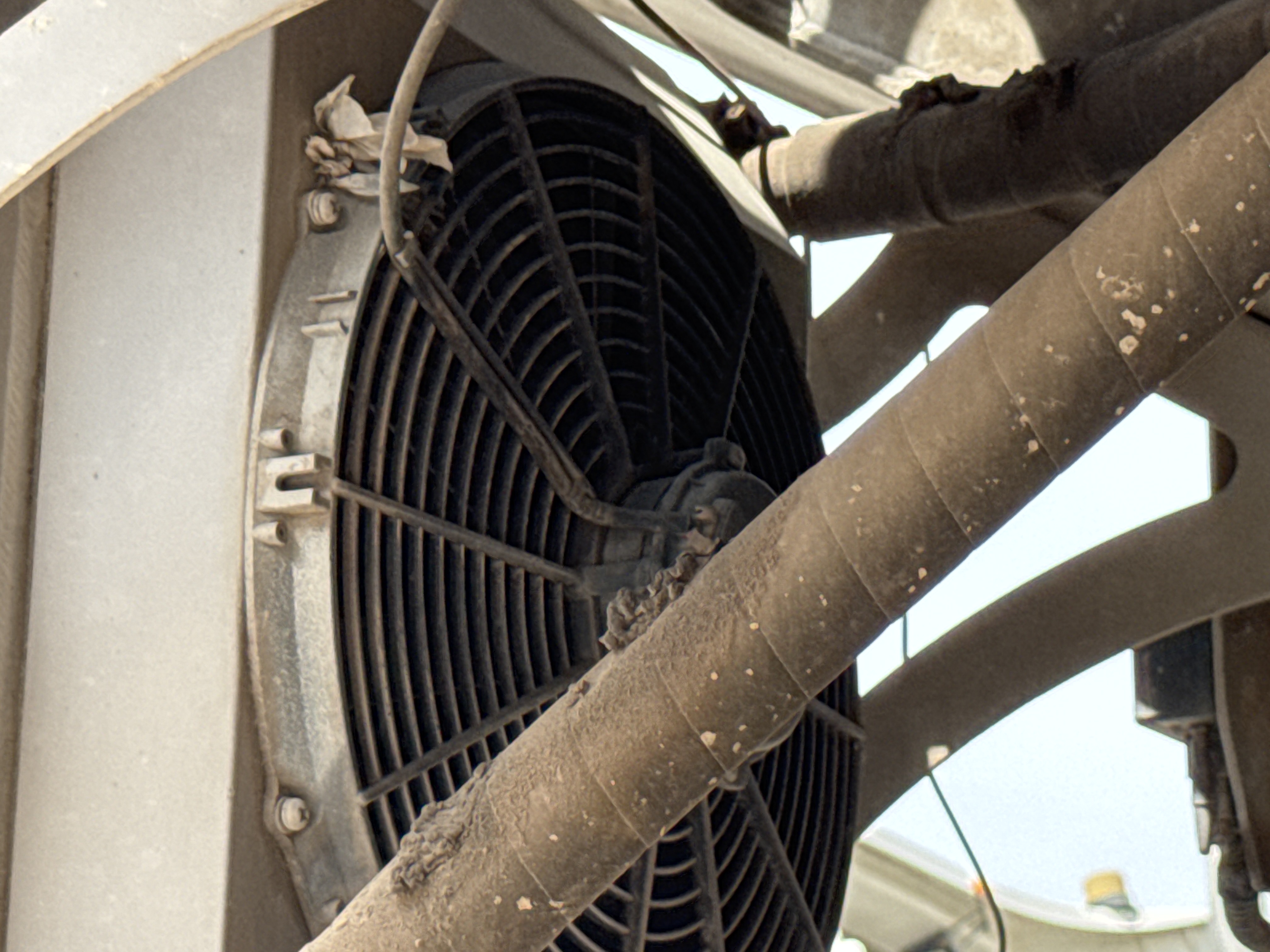 TRC-004-Zoomlion-ZTC-800V-Truck-cranes-inspection-Engine-Cooling-fan-and-fan-guard-1