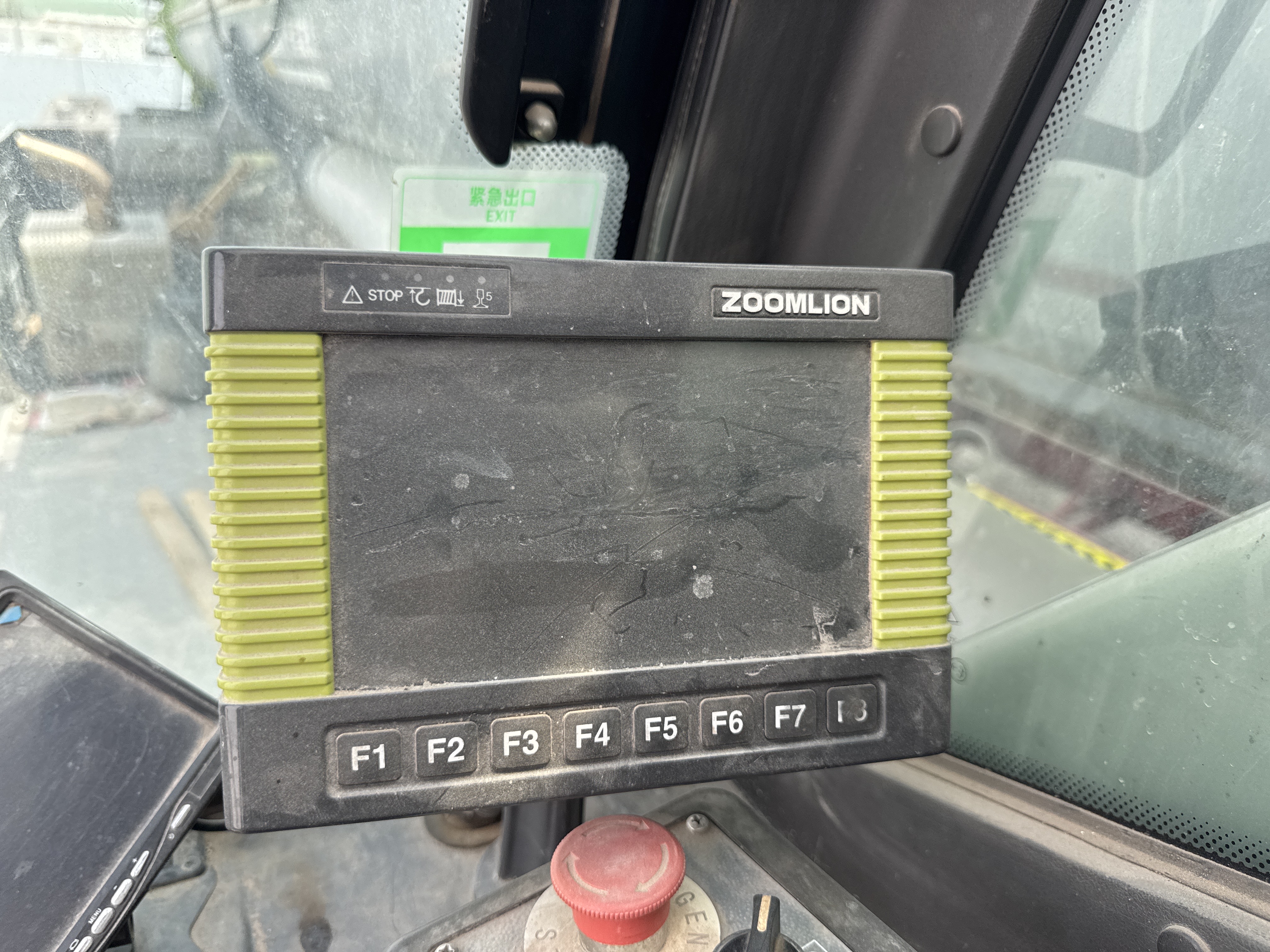 TRC-004-Zoomlion-ZTC-800V-Truck-cranes-inspection-Cabin-Instrument-cluster-1