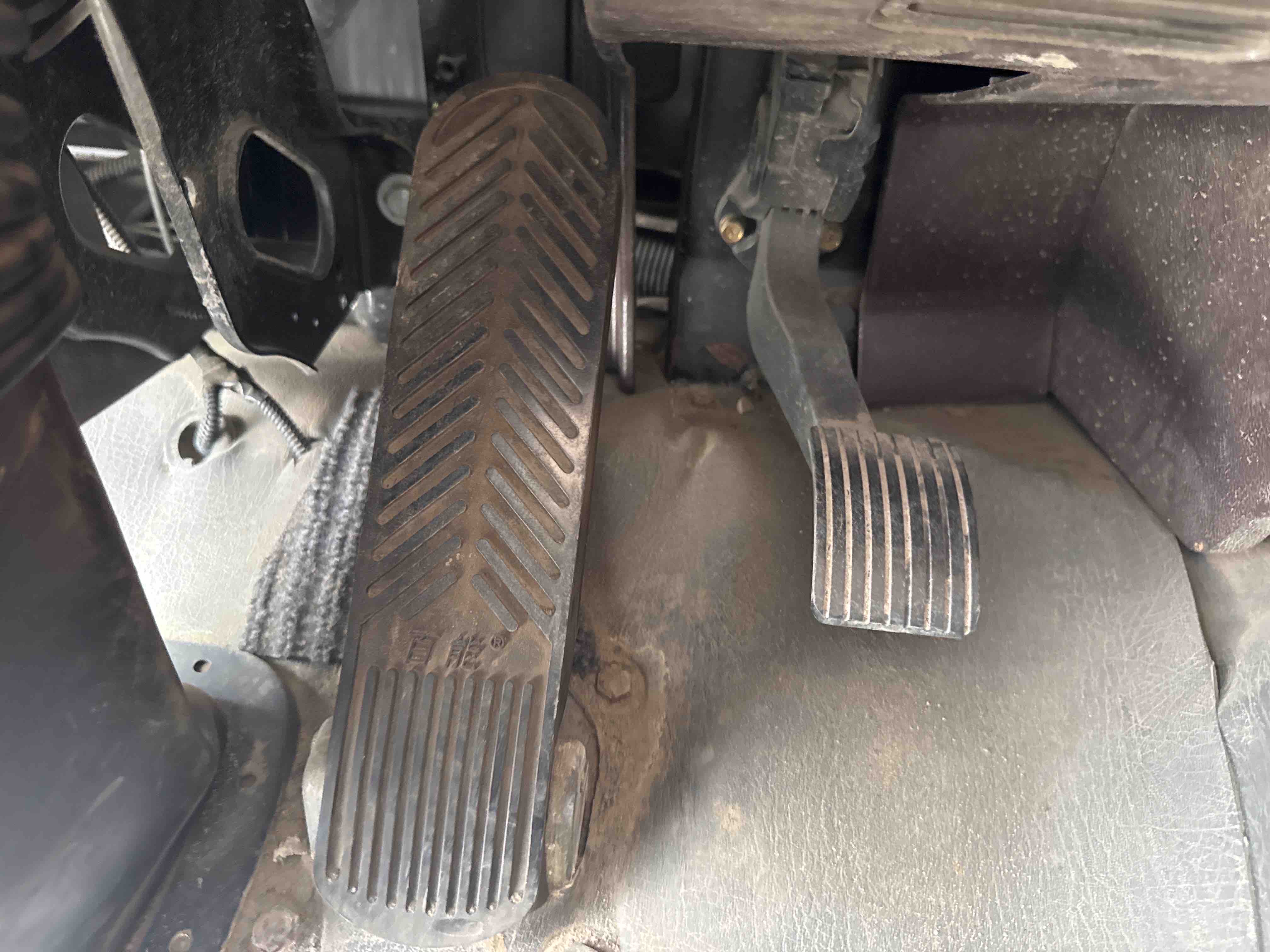 TRC-003-زومليون-ZTC-800V-شاحنات-الرافعة-فحص-الكابينة-الدواسات-1