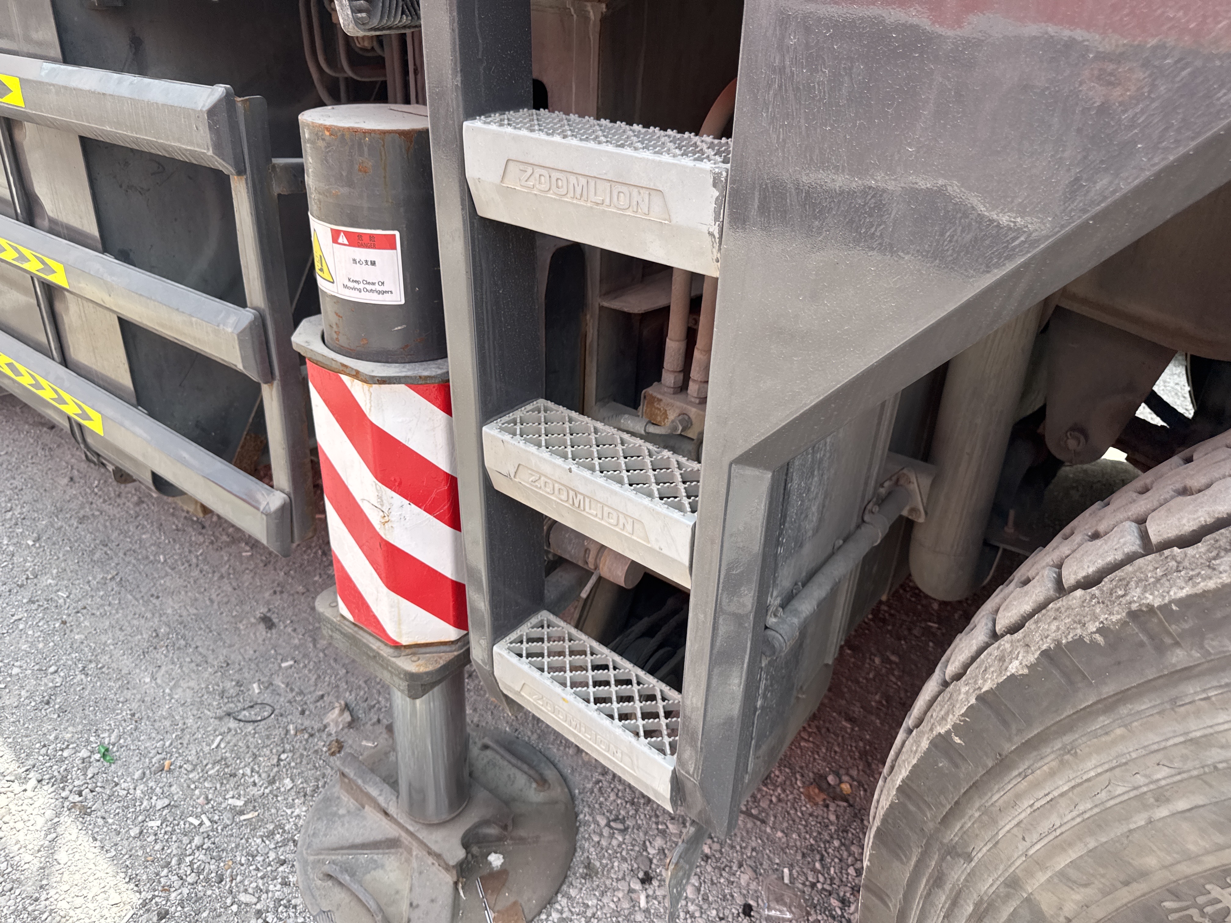 TRC-003-زومليون-ZTC-800V-شاحنات-الرافعة-فحص-الهيكل-السلالم-والمداسات-1