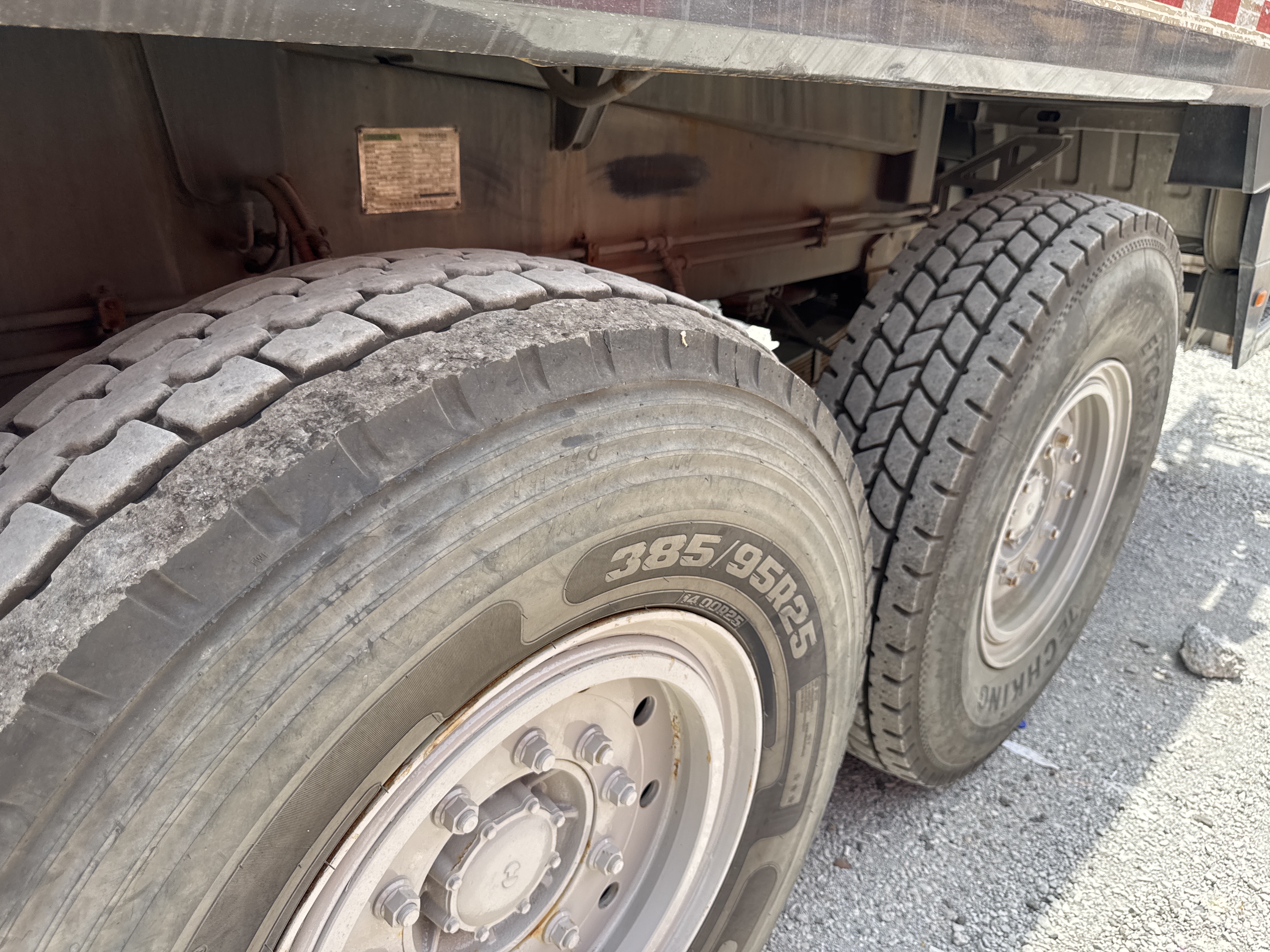 TRC-003-زومليون-ZTC-800V-شاحنات-الرافعة-فحص-الهيكل-حالة-العجلات-1
