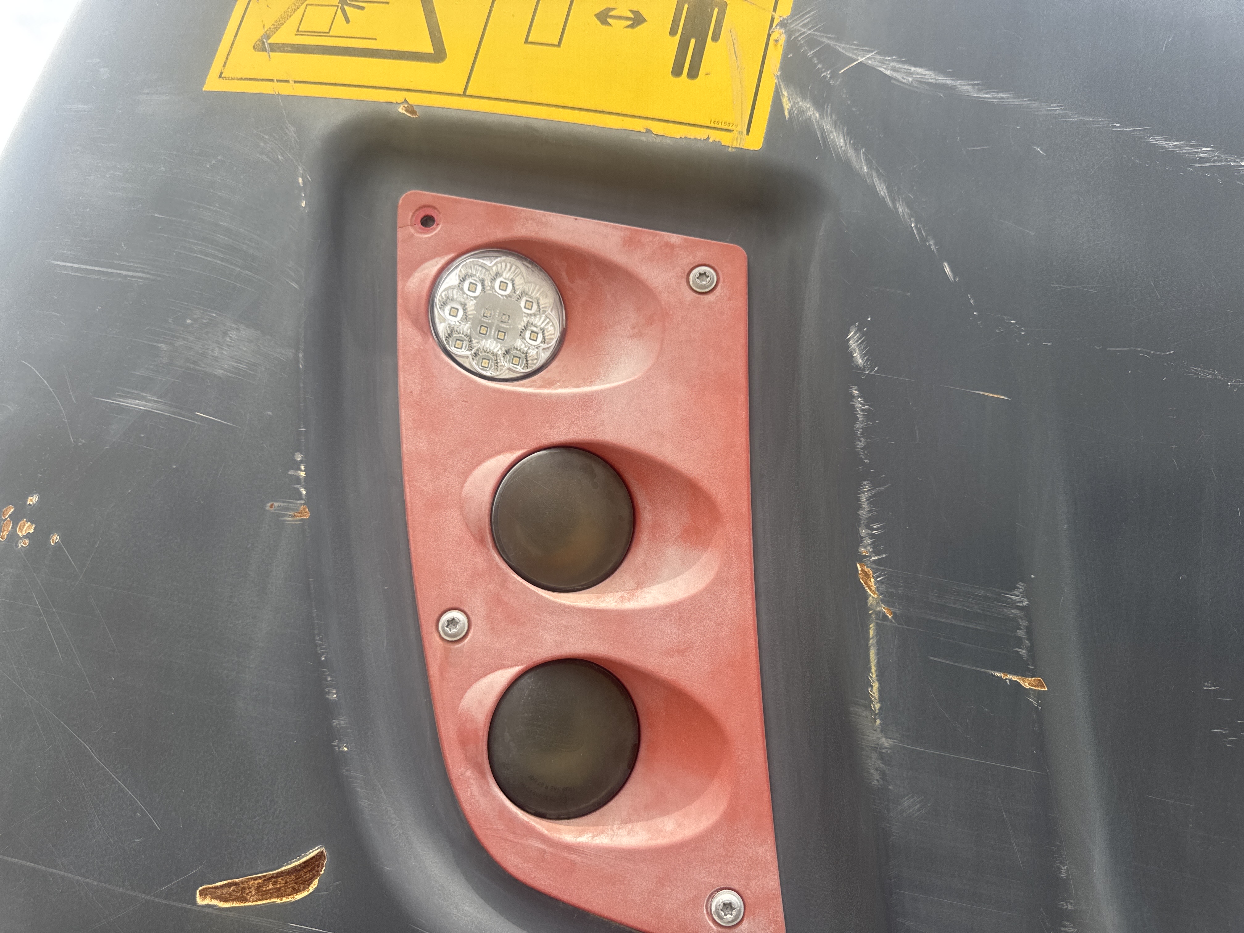 WLX-001-Volvo-EW160D-Wheel-excavators-inspection-Electronics-Lights-and-signals-1