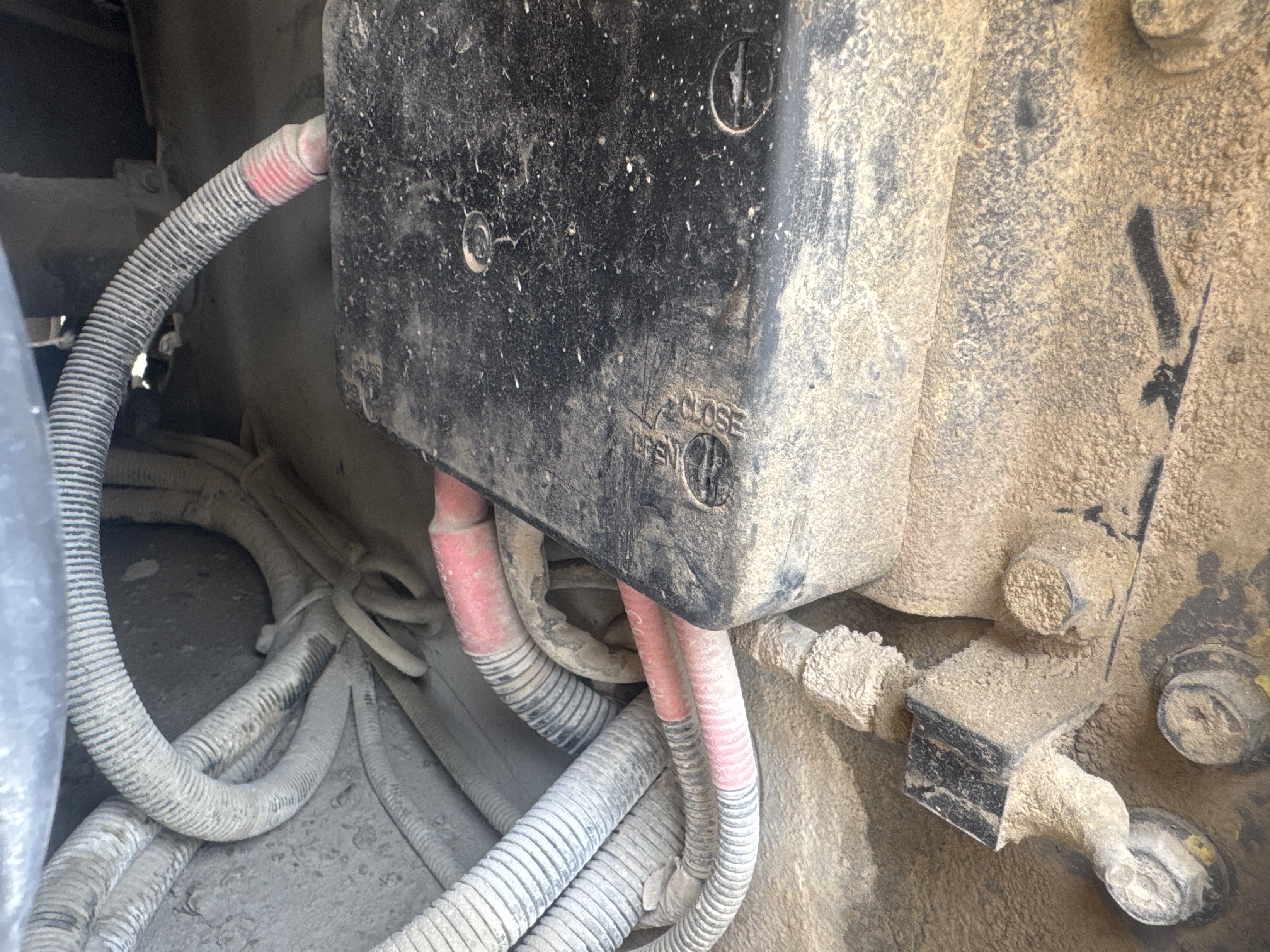 WLX-001-Volvo-EW160D-Wheel-excavators-inspection-Hydraulics-Wiring-harness-1