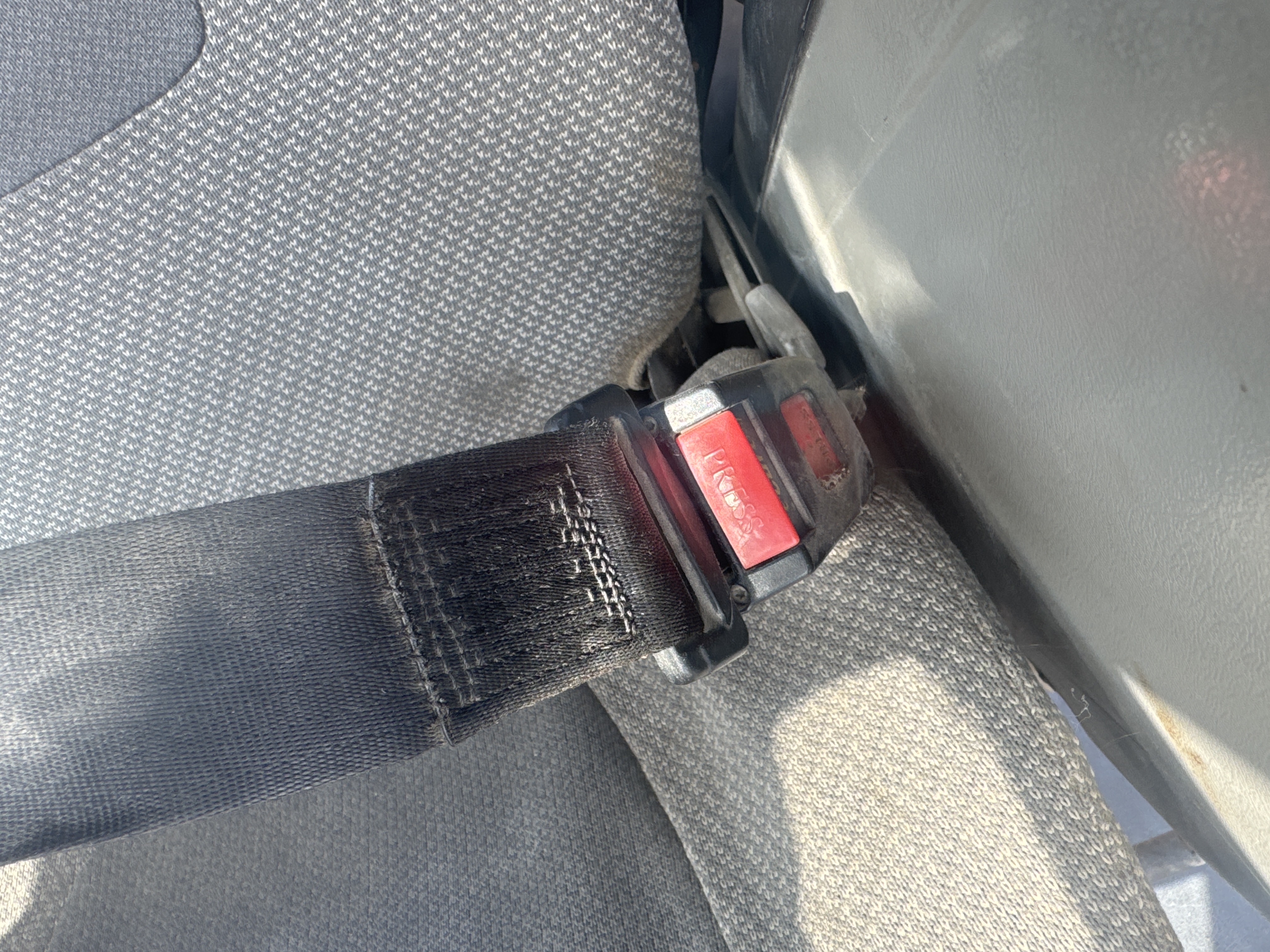 WLX-001-Volvo-EW160D-Wheel-excavators-inspection-Safety-Seat-belts-1