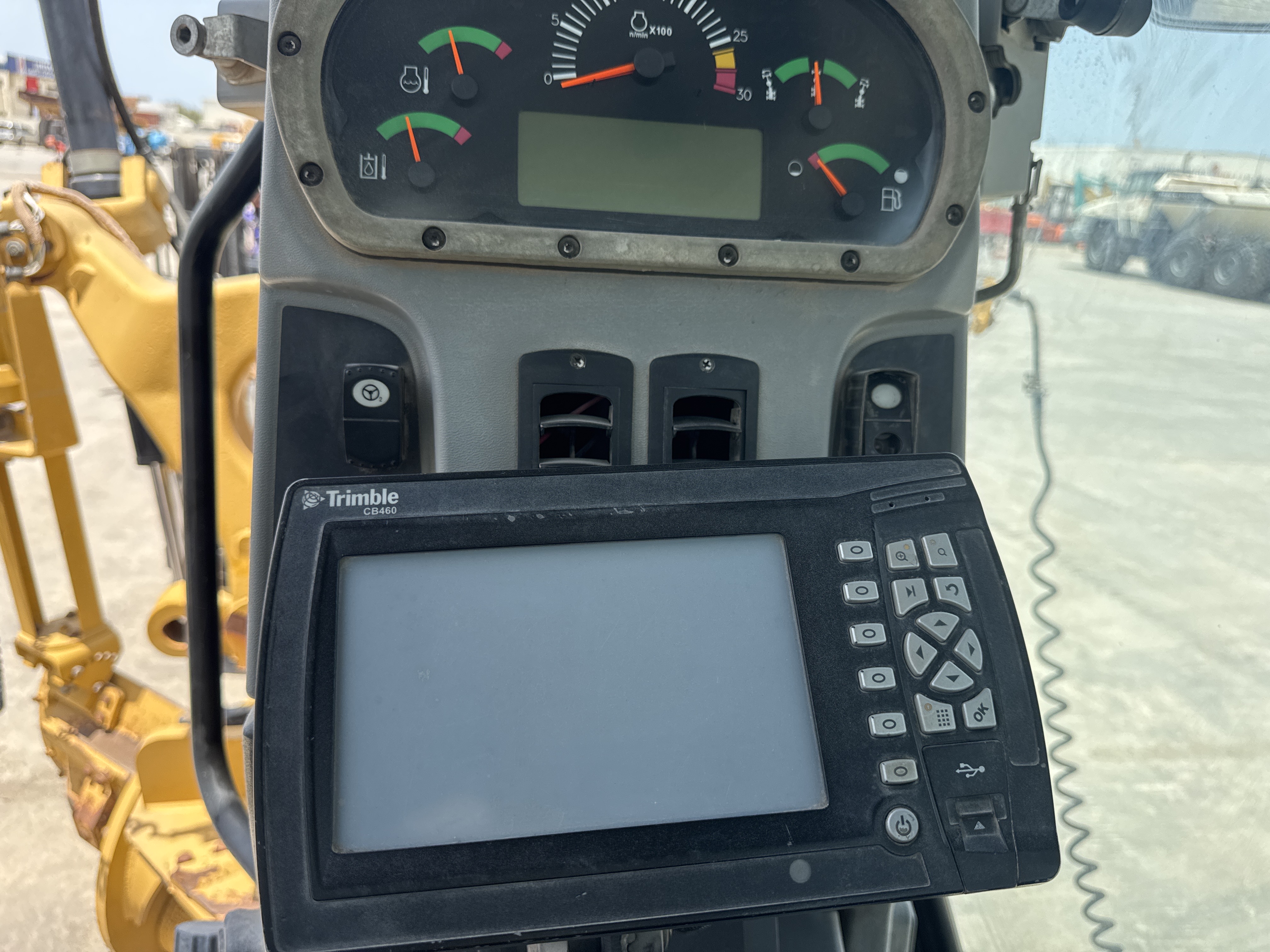 MGG-003-كاتربيلر-140M-كريدرات-فحص-الكابينة-مجموعة-العدادات-1